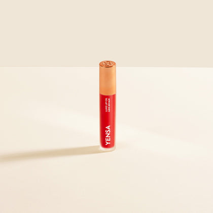 YENSA Luxe Lip Nourishing Oil with Hyaluronic + Vitamin E — doe-foot wand applicator shot