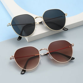 Elegant Retro Sunglasses for Women Classic with Gradient Lenses (MAC264)