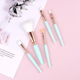 Mariam's Collection MMU022 mini eyeshadow brush