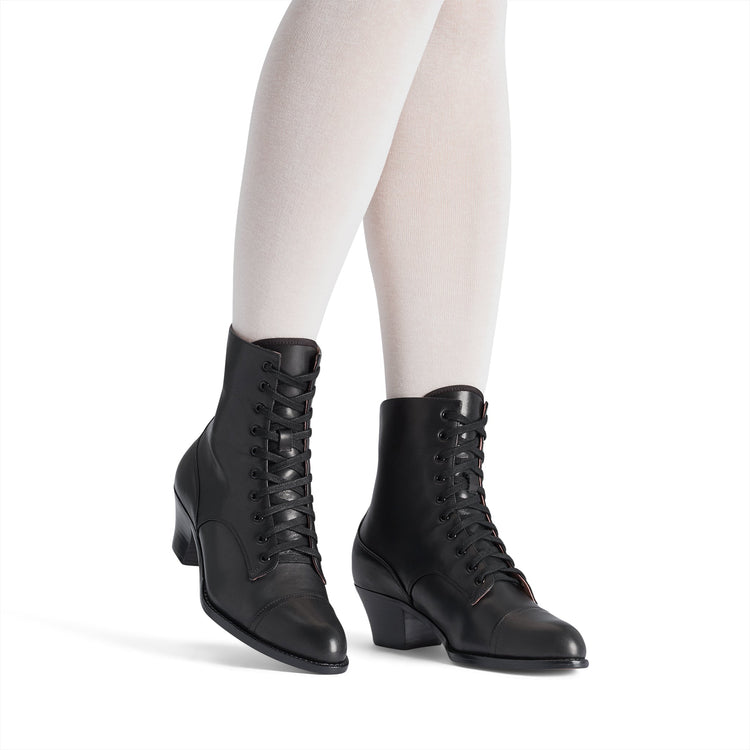 A Reenactor's Guide to Historical Shoes by Era: Georgian Through WWII