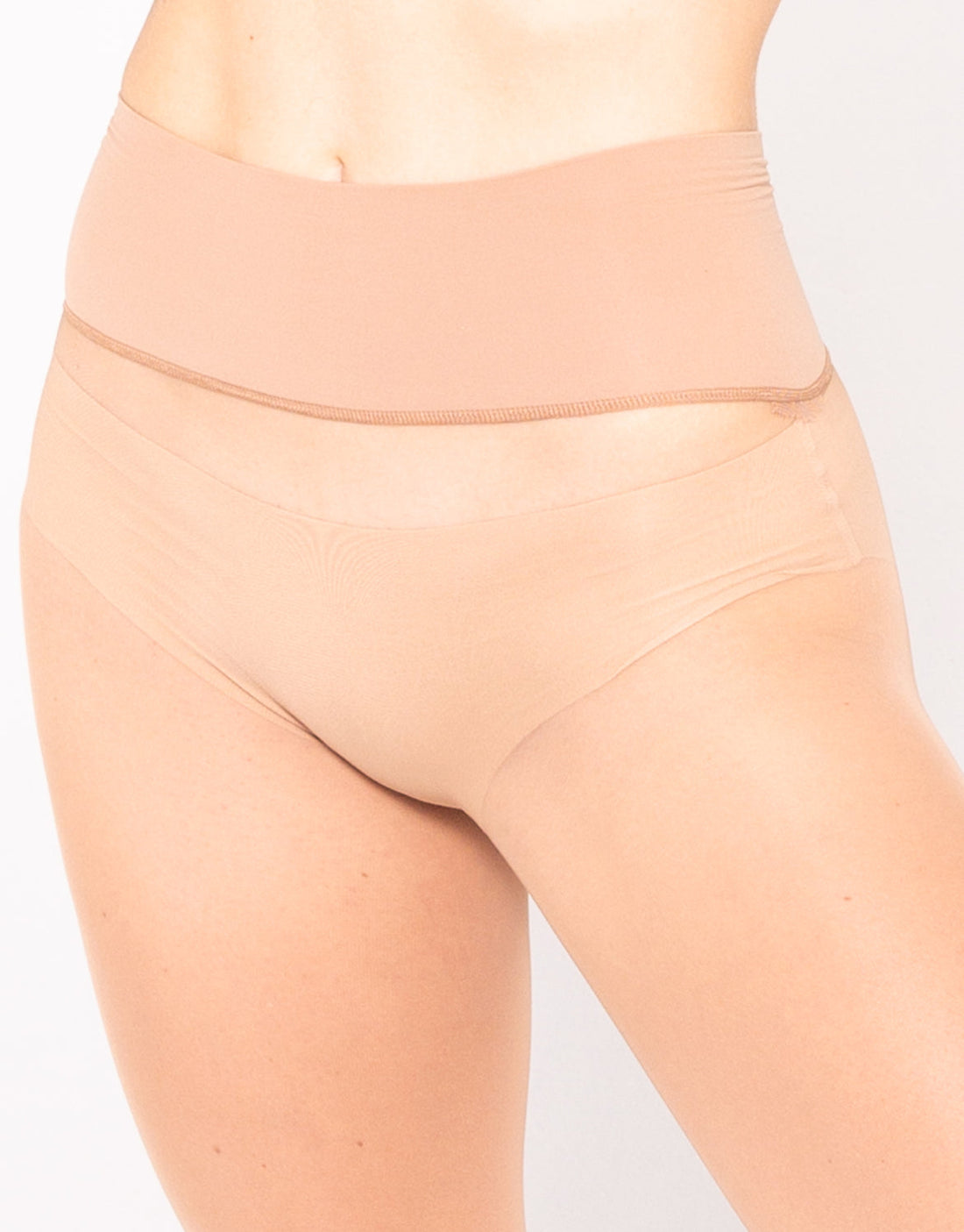 The Complete Guide to Sustainable Hosiery: Why Les Belles Co Changed the Category