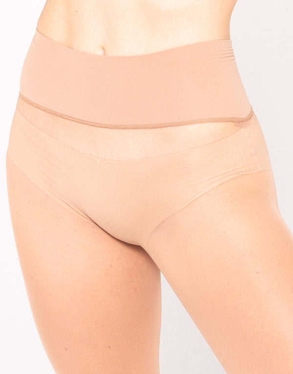 The Complete Guide to Sustainable Hosiery: Why Les Belles Co Changed the Category