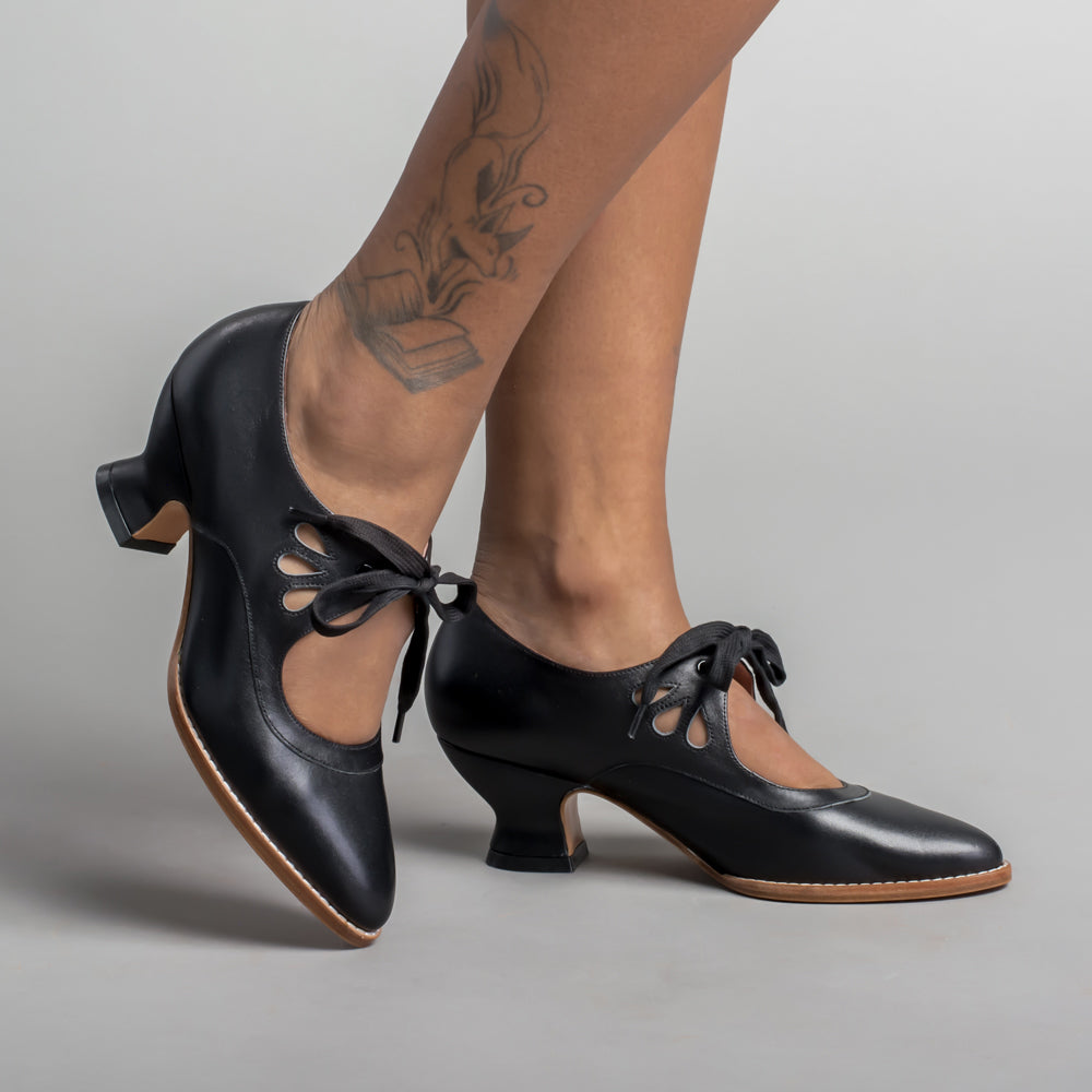 How to Choose the Right Historical Shoes for Your Reenactment Unit