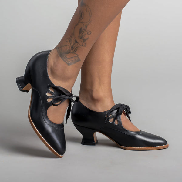 How to Choose the Right Historical Shoes for Your Reenactment Unit