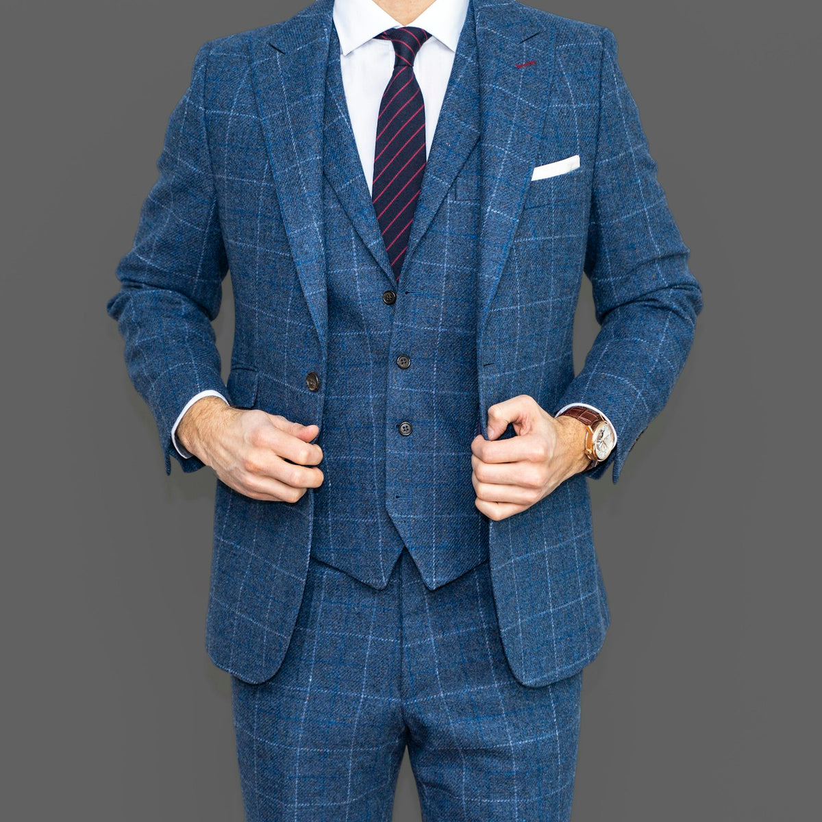 Tailored trousers detail — pleated trousers guide