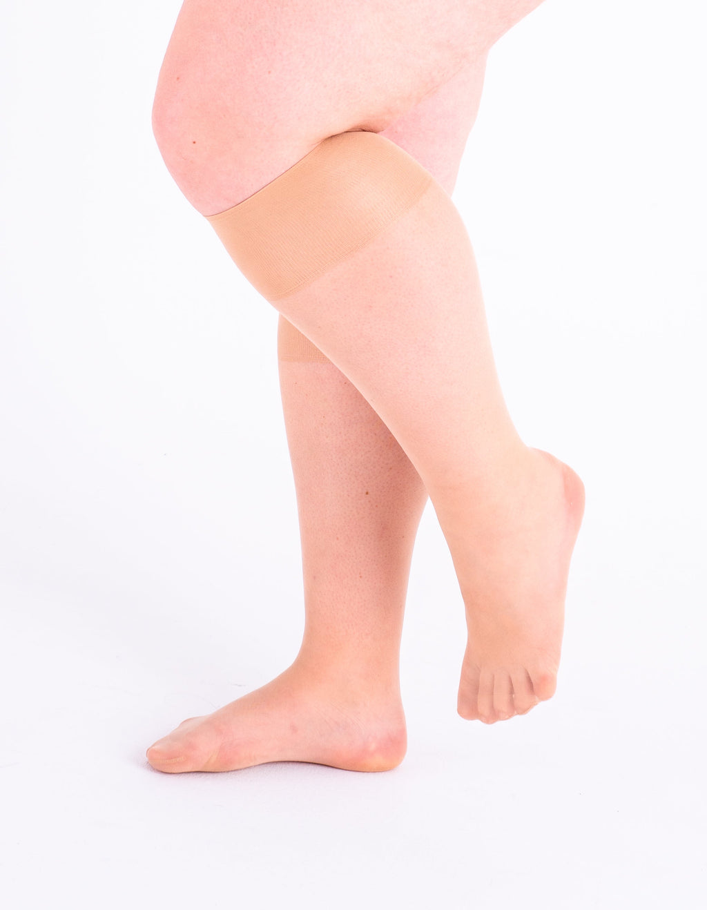 Les Belles Co KNEE-HIGH 01 — detail close-up