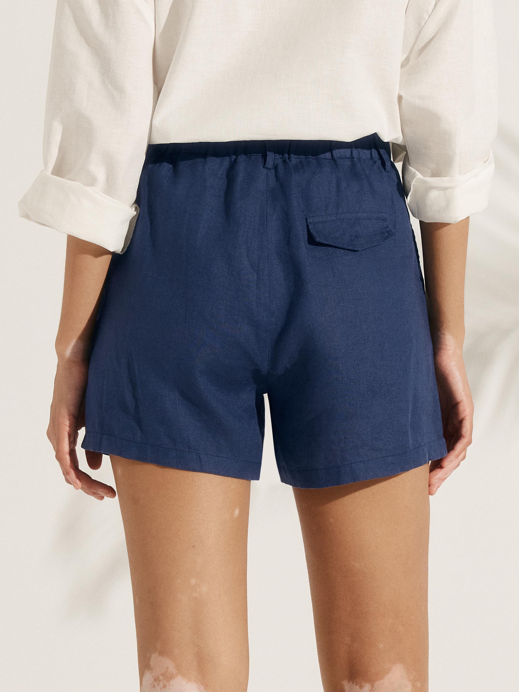 LINTICO 100% Linen Pleated Linen Shorts ELLEN — detail shot 10