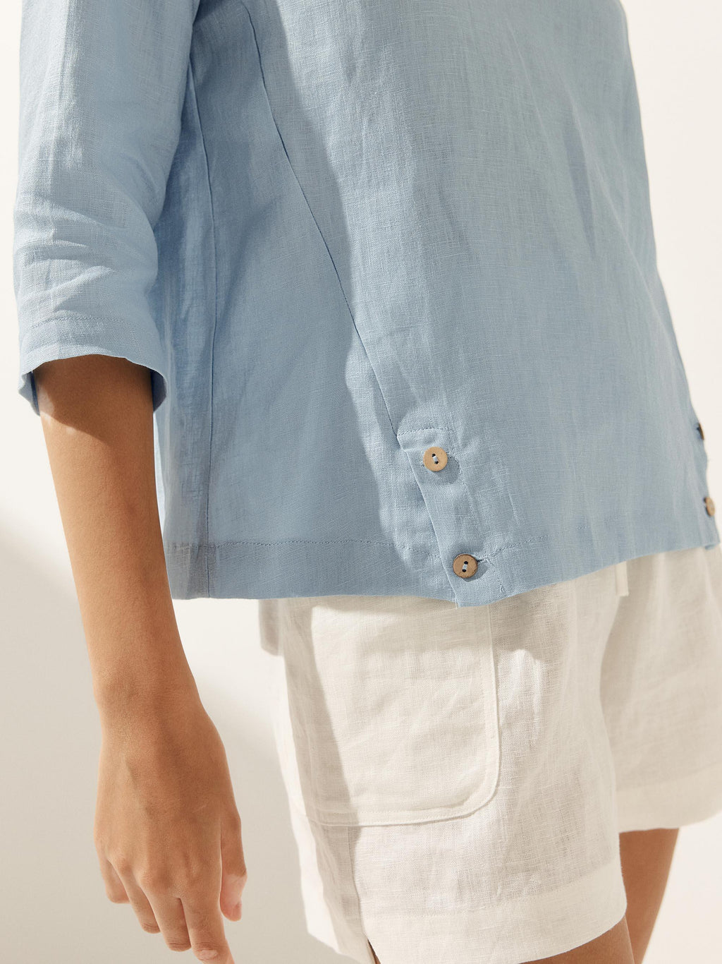 LINTICO Linen Round Soft-Fold Collar Top LAURA — detail shot 7