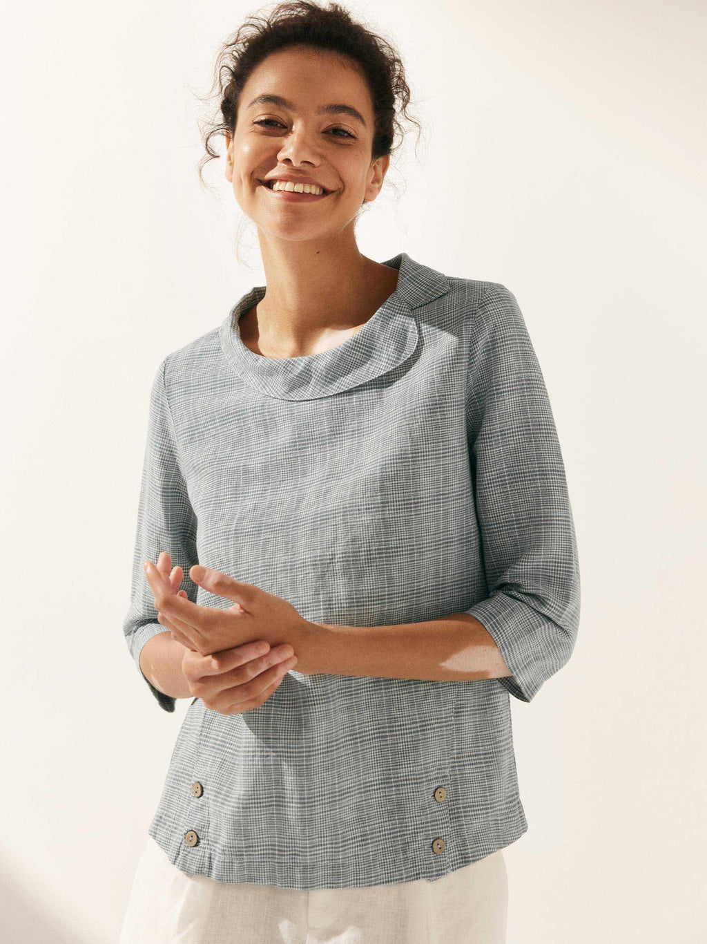 LINTICO Linen Round Soft-Fold Collar Top LAURA — alternative angle
