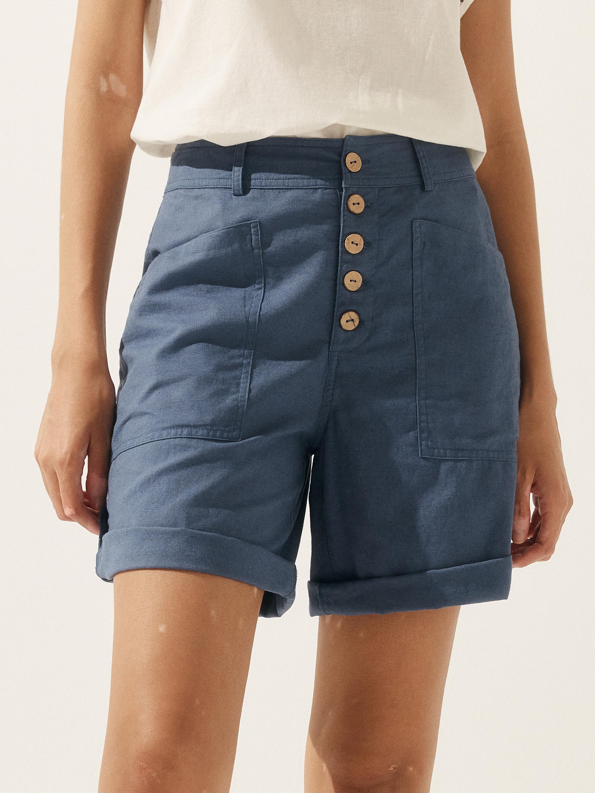LINTICO Linen Button-Fly Quarter Shorts LUCY — feature highlight