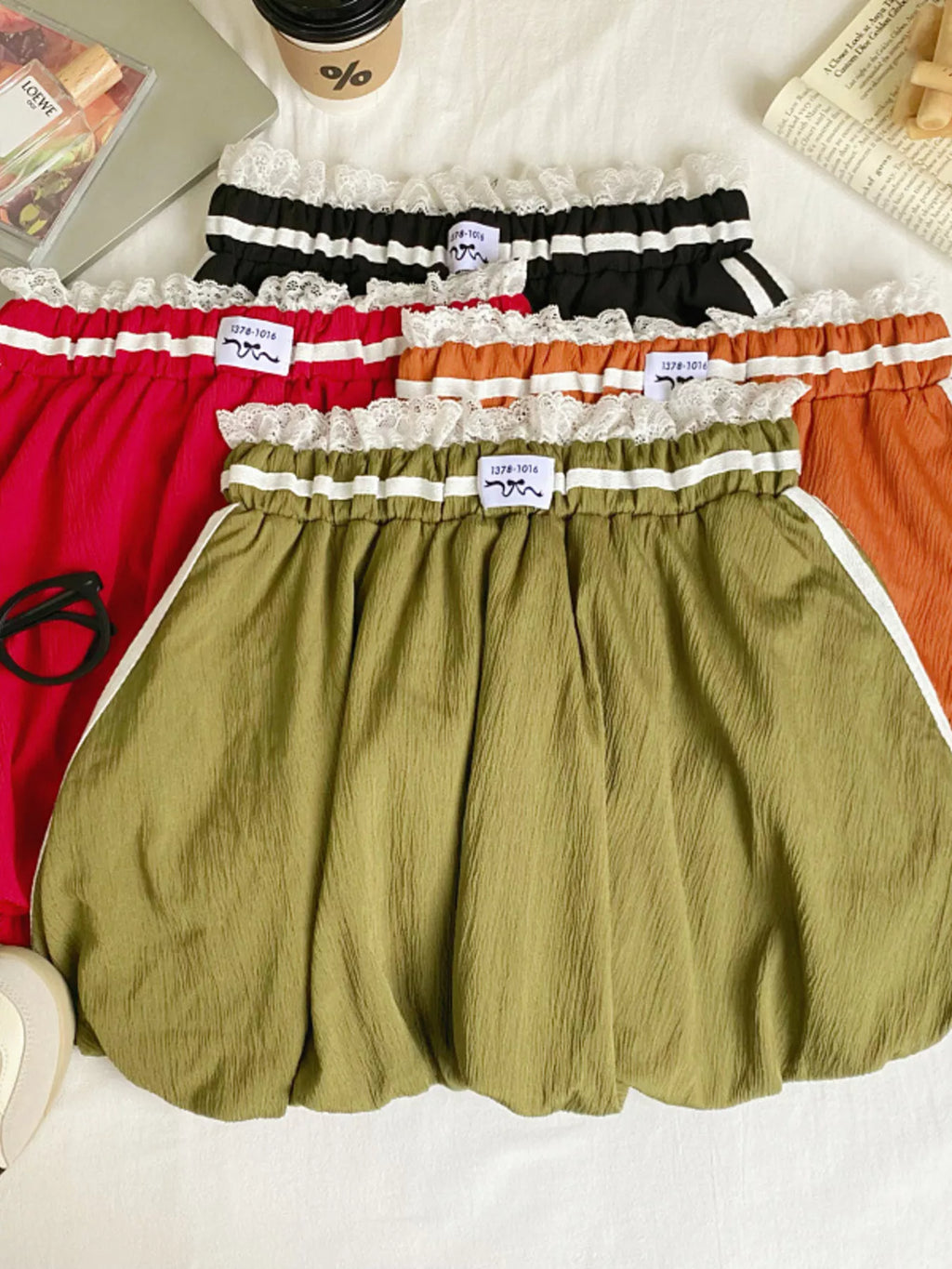 Lace Trim Elastic Waist Mini Skirt