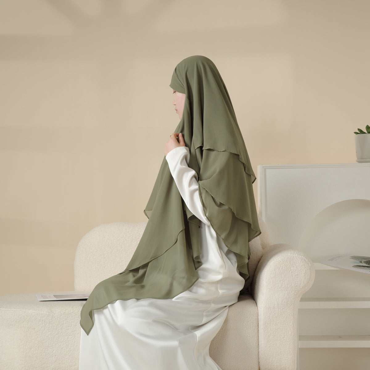 Mariam's Collection MK017 Scarf 3-Layer Long Khimar — product on model