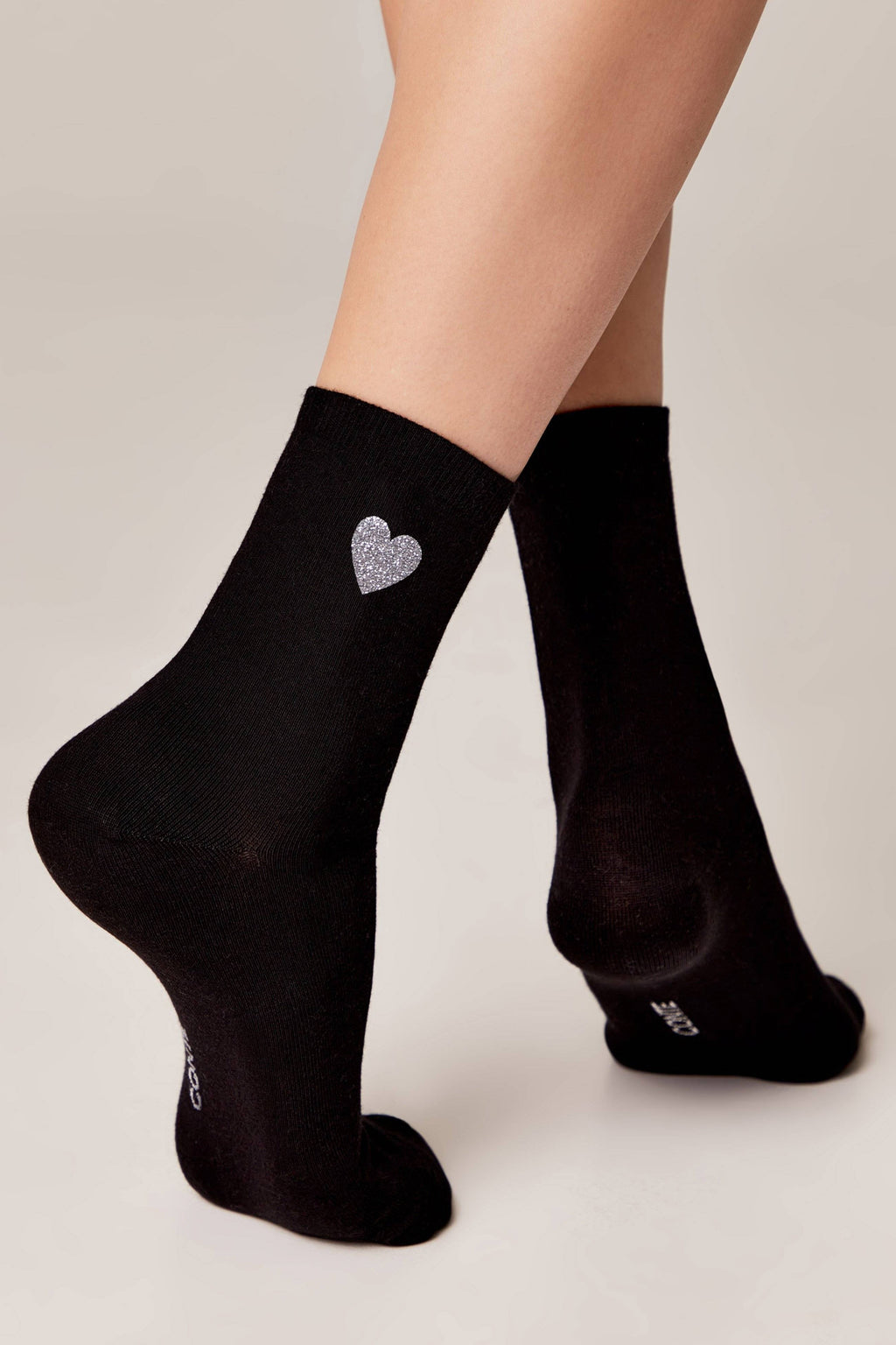 TheRanok.com Cotton Socks Conte Classic 427 - Shimmering Heart Pattern — fabric or material detail