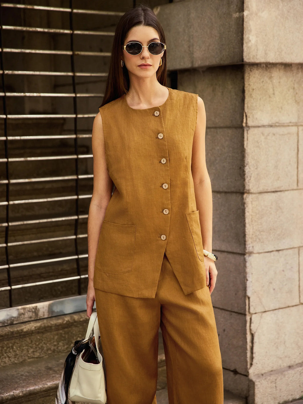 LINTICO 100% Linen Arc-Placket Button-Front Vest ELFRIDA — construction detail