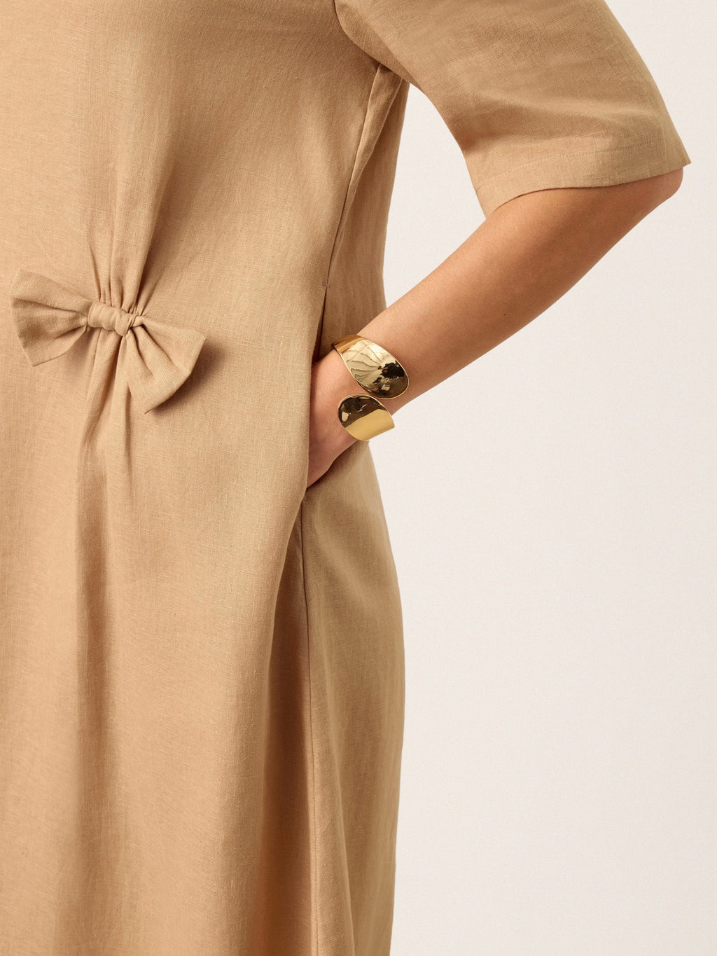 LINTICO 100% Linen Side-Gathered Bow Maxi Dress ESMERALDA — detail shot 6