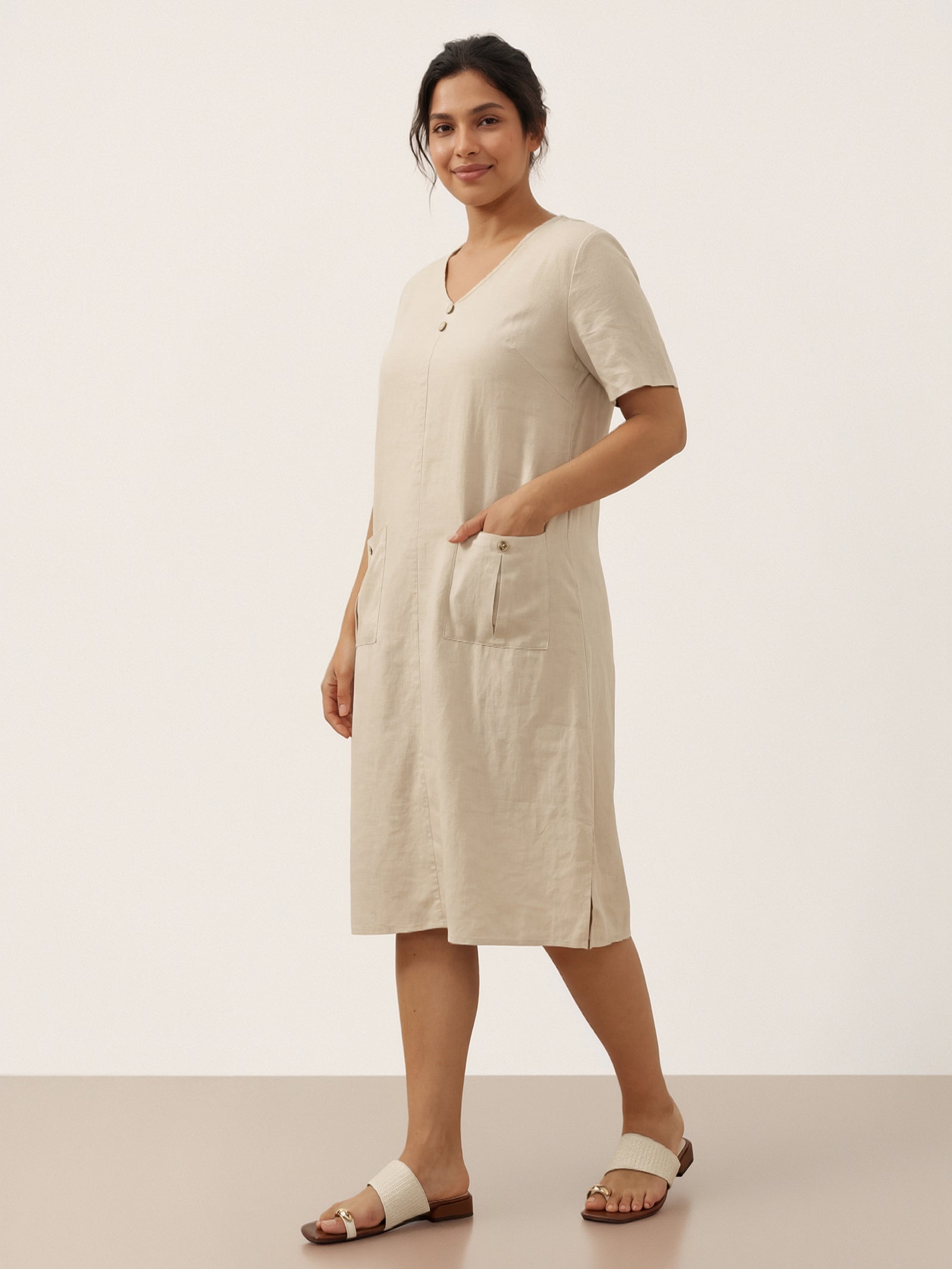 LINTICO LINTICO 100% Linen Button Front V-Neck Midi Dress NOA — LINTICO branding close-up