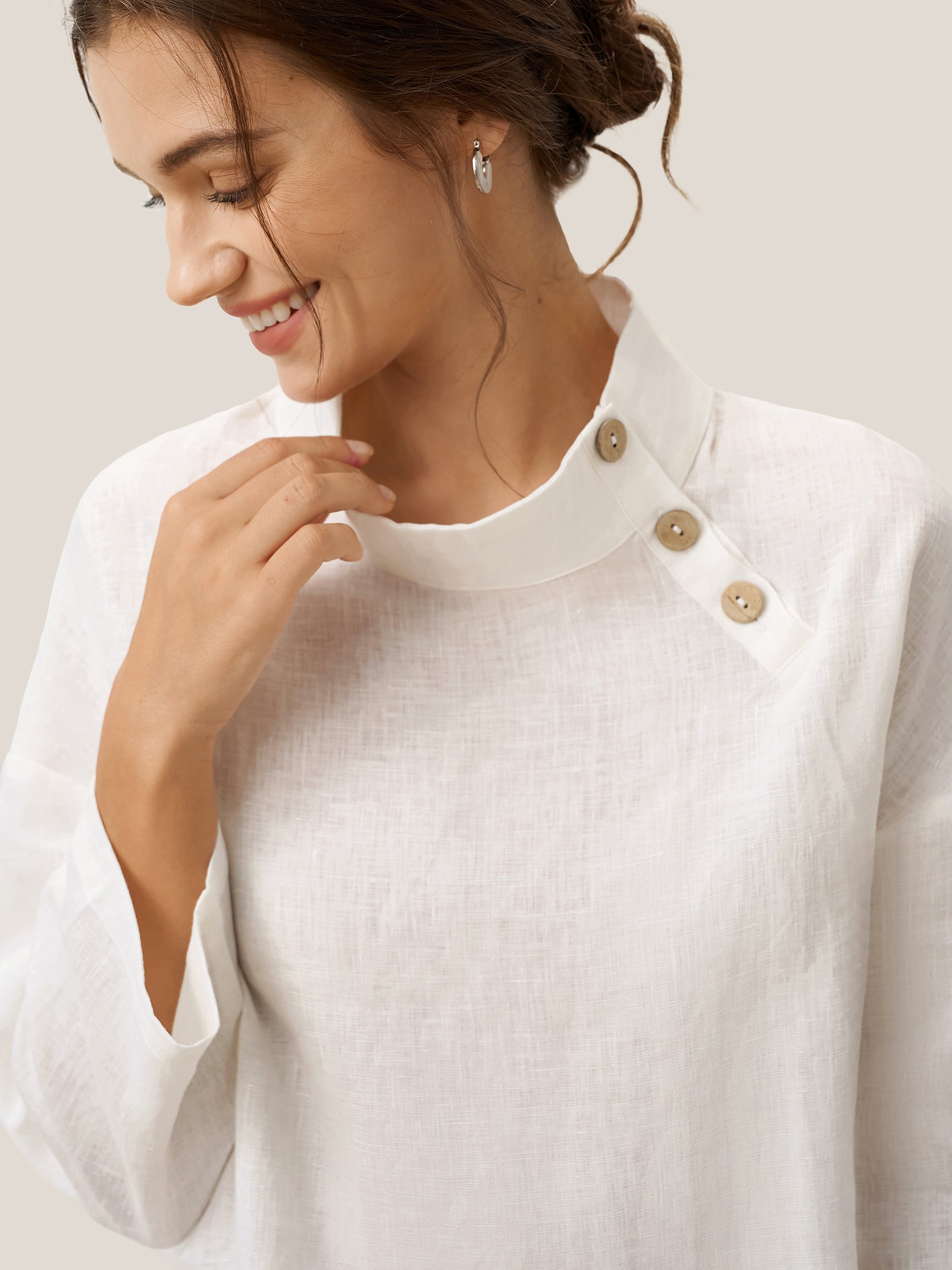 LINTICO 100% Linen Classic Side Neck Top CORA — detail shot 10