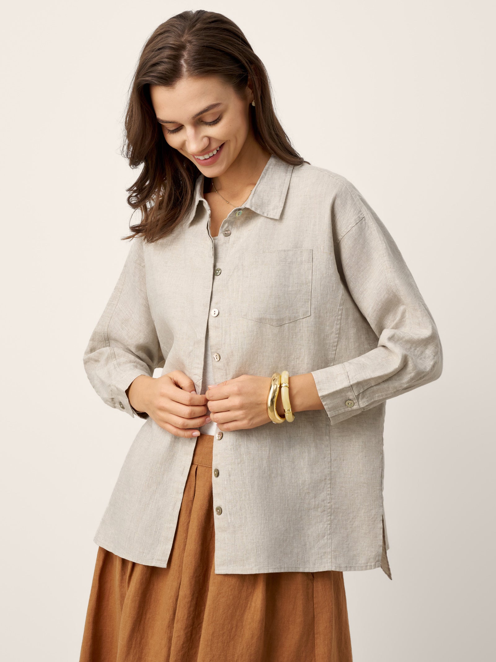 LINTICO 100% Linen Concealed Placket Patch Pocket Shirt FELICITY — LINTICO branding close-up