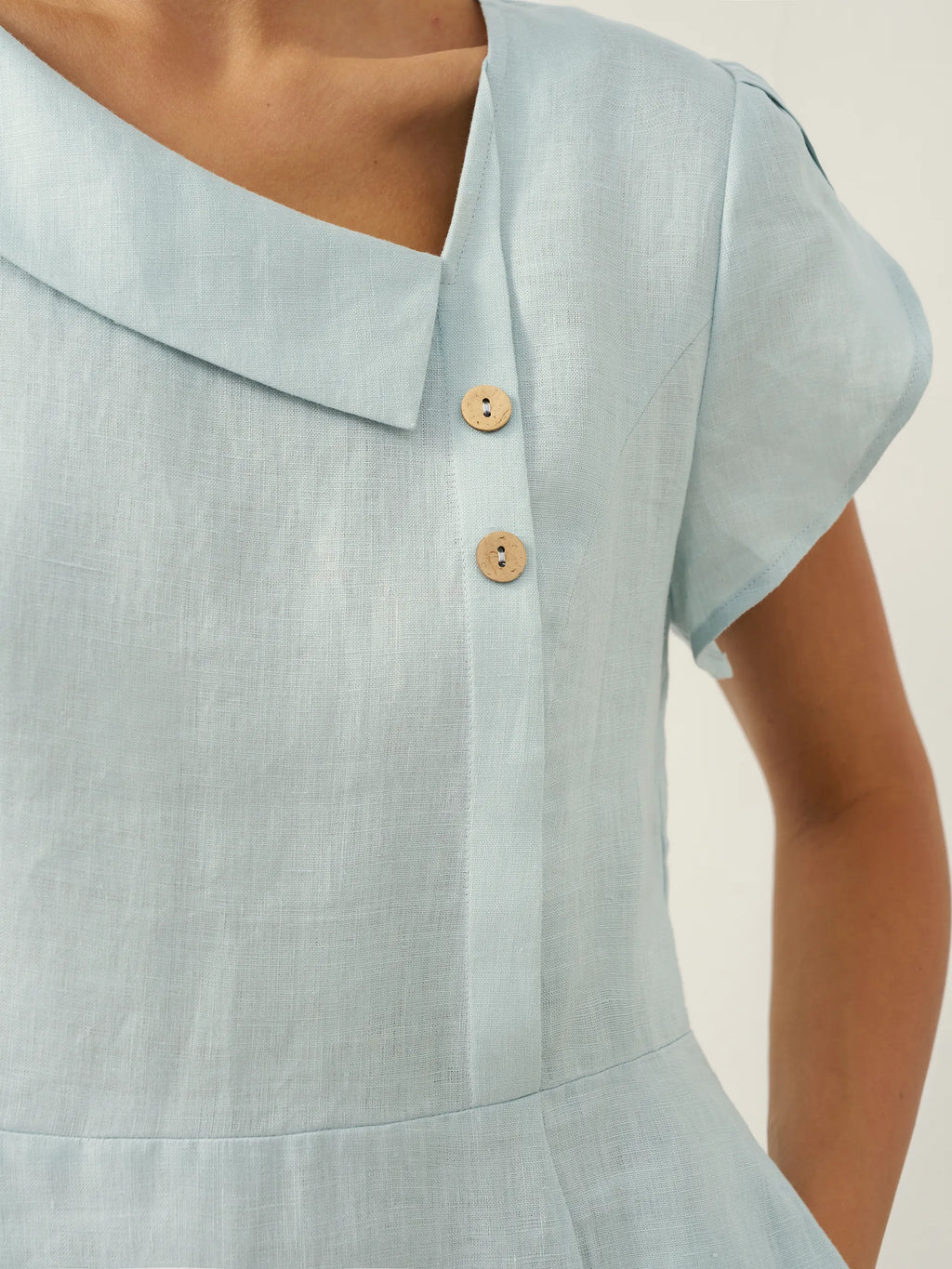 LINTICO 100% Linen Crescent Collar Flutter Sleeve Midi Dress FIONA — size reference