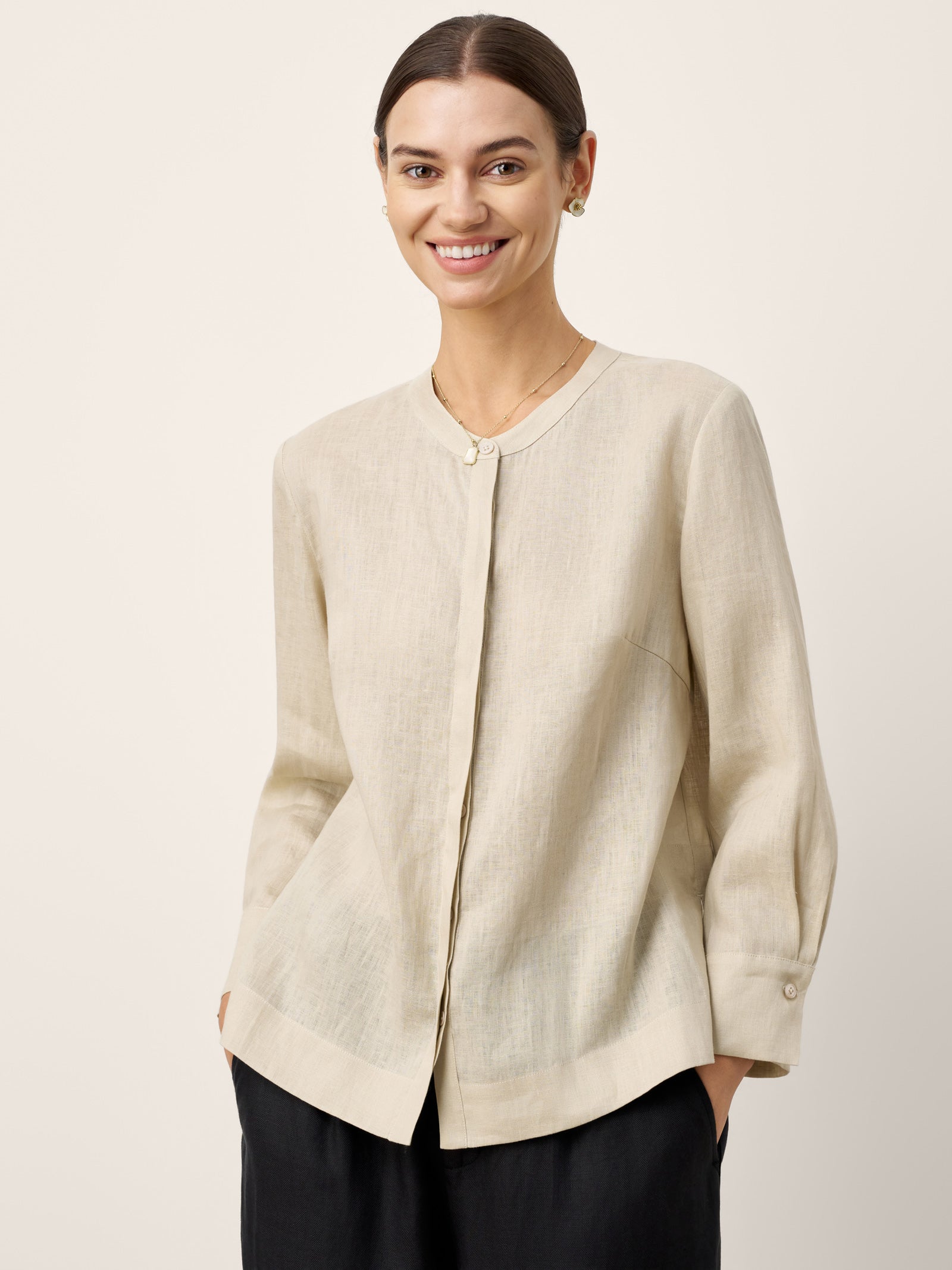 LINTICO LINTICO 100% Linen Hidden Button Crew Neck Shirt INES — main product shot