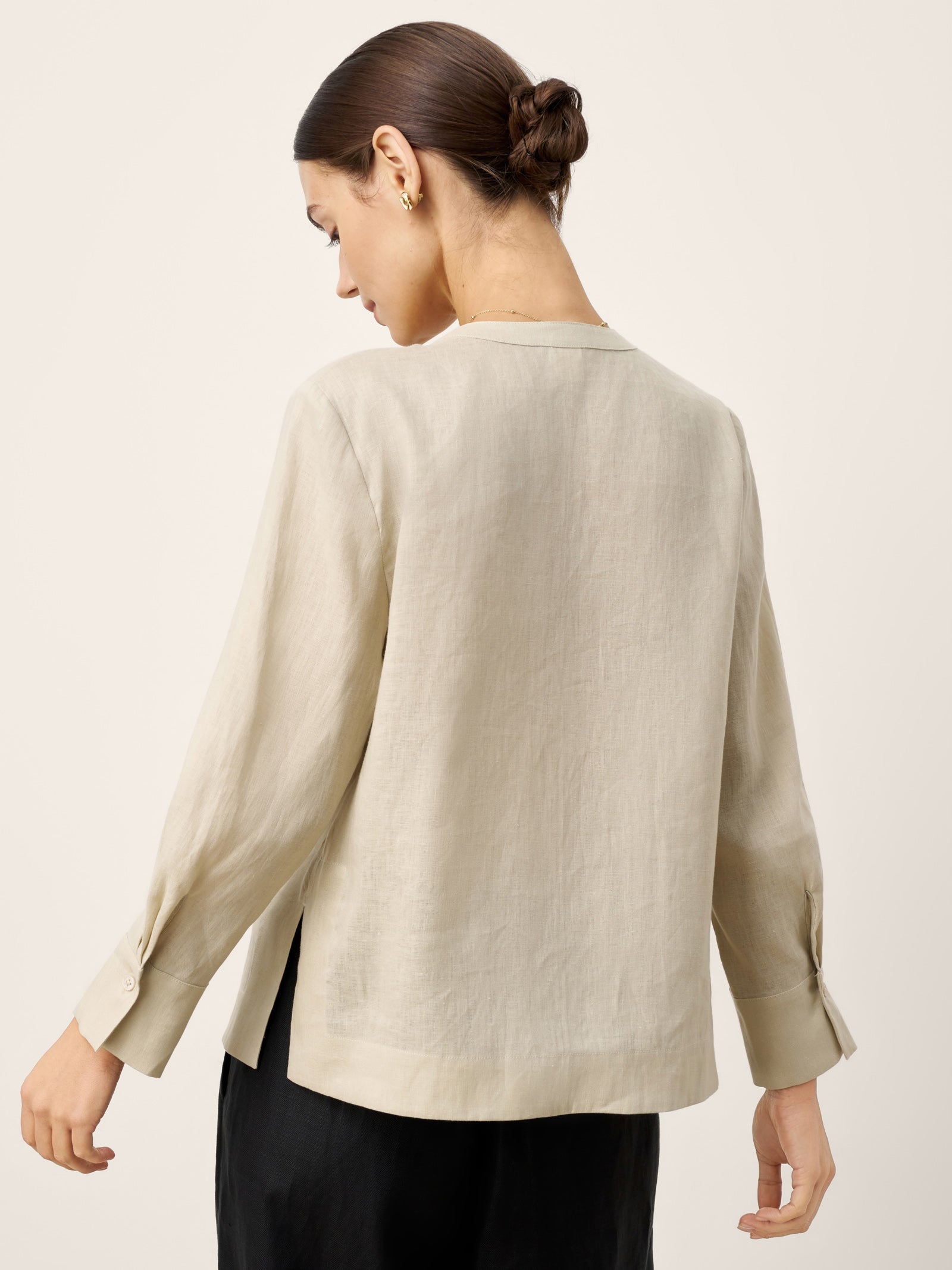 LINTICO LINTICO 100% Linen Hidden Button Crew Neck Shirt INES — lifestyle worn / used context