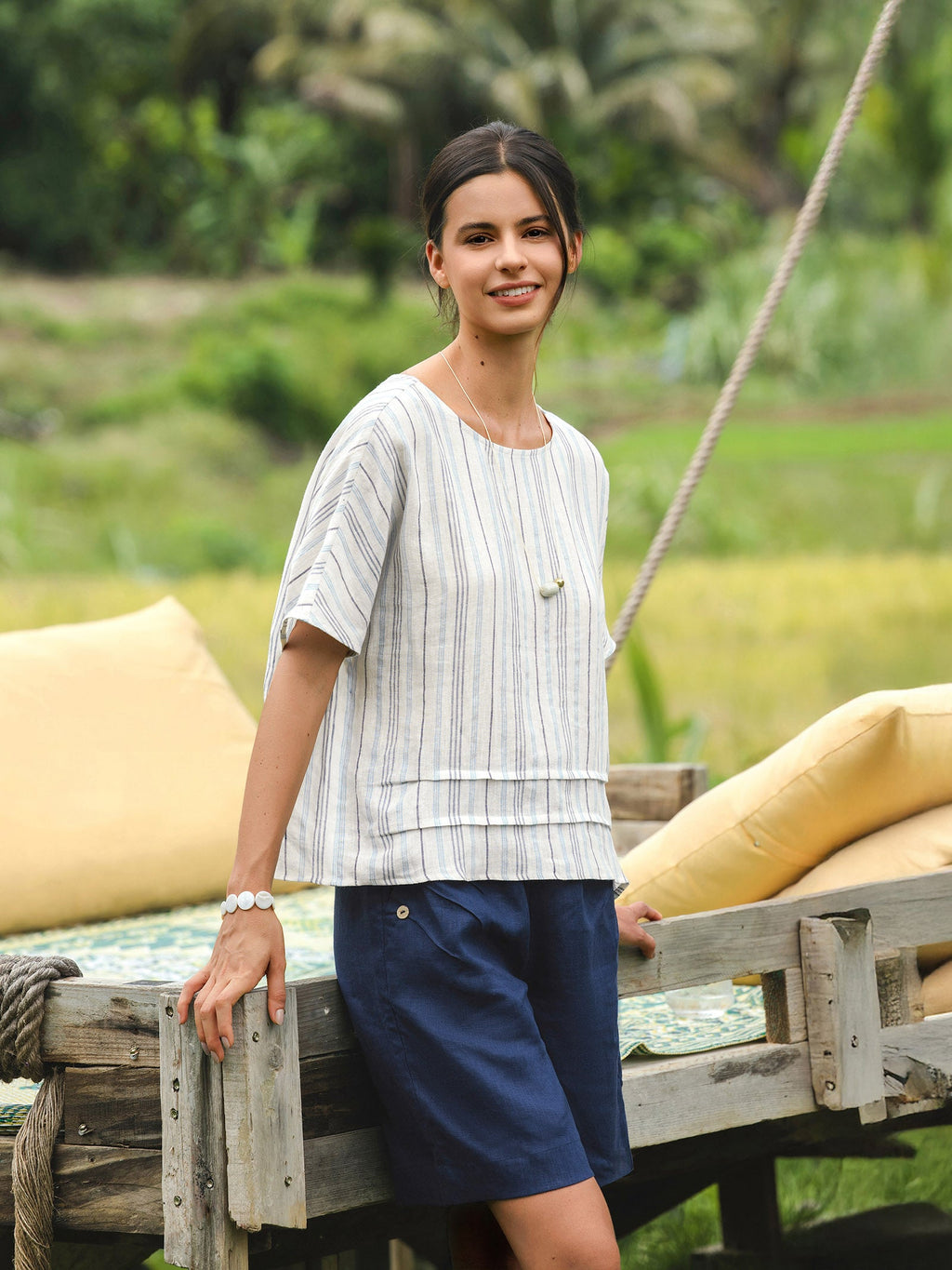 LINTICO LINTICO 100% Linen Elastic Waistband Capri Pants ANNA — bottoms-shorts-linen category context