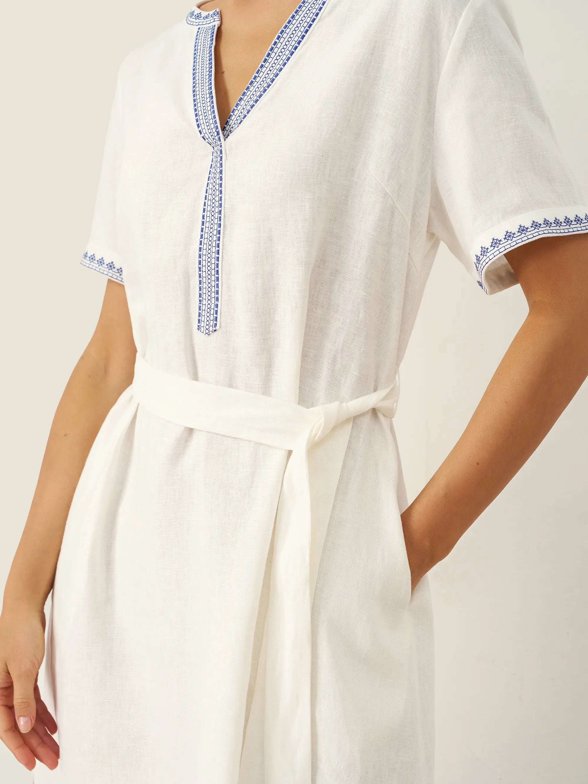 LINTICO 100% Linen Embroidered V-Neck Midi Dress with Belt FELLIS — detail close-up