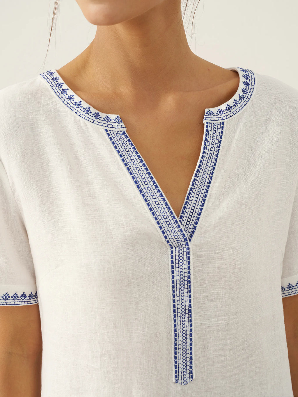 LINTICO 100% Linen Embroidered V-Neck Midi Dress with Belt FELLIS — lifestyle context