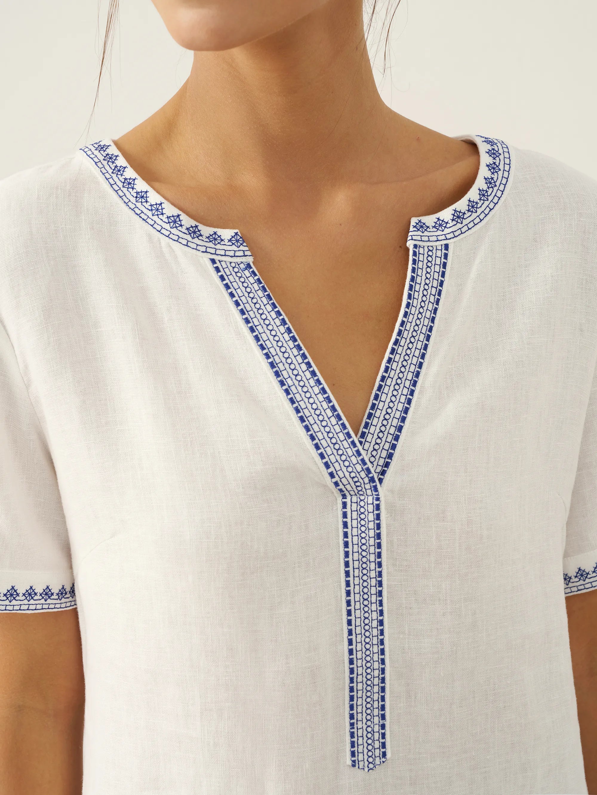 LINTICO 100% Linen Embroidered V-Neck Midi Dress with Belt FELLIS — lifestyle context