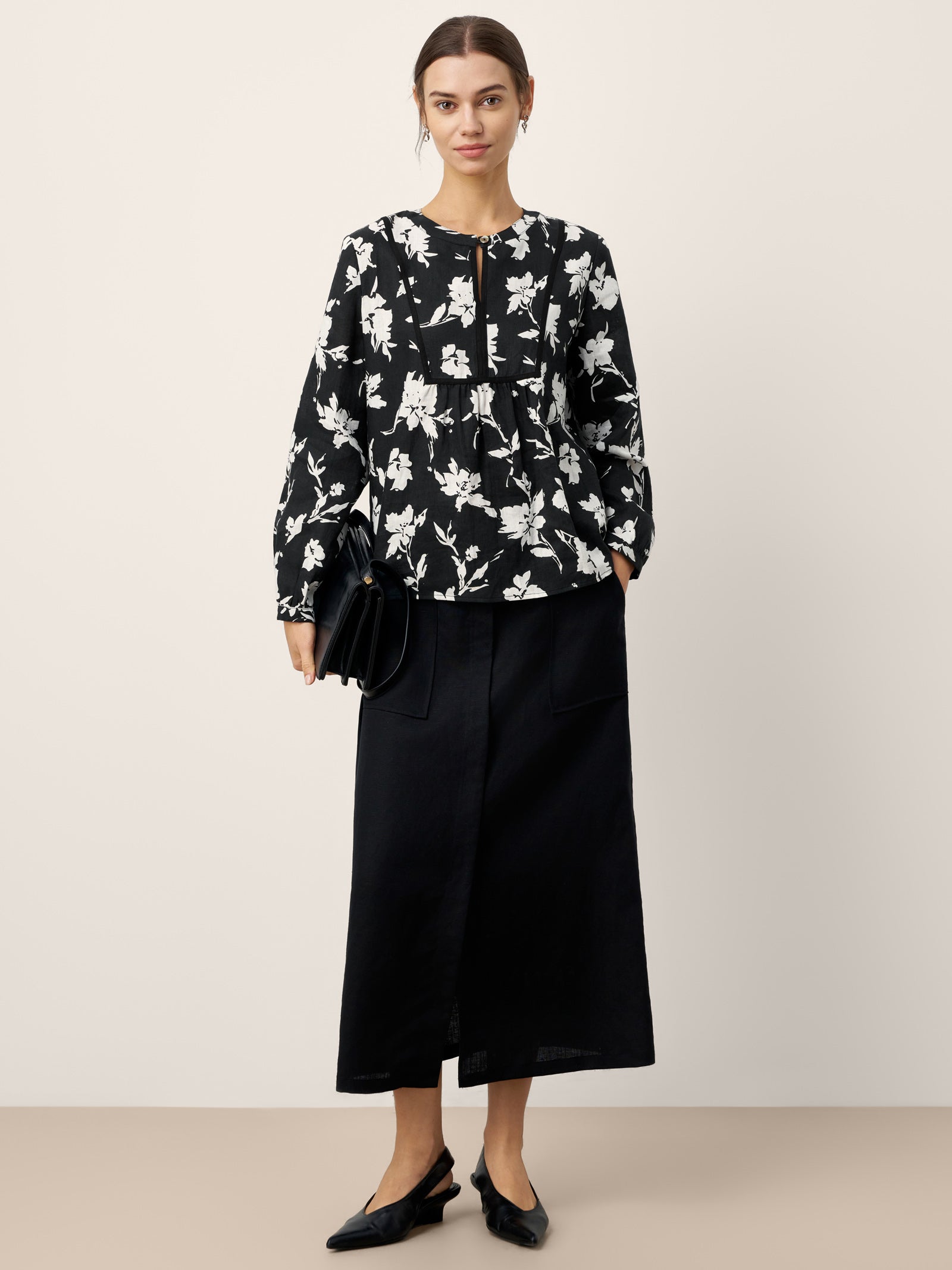 LINTICO 100% Linen Floral Printed Gathered Pullover Top AMIYA — detail shot 8