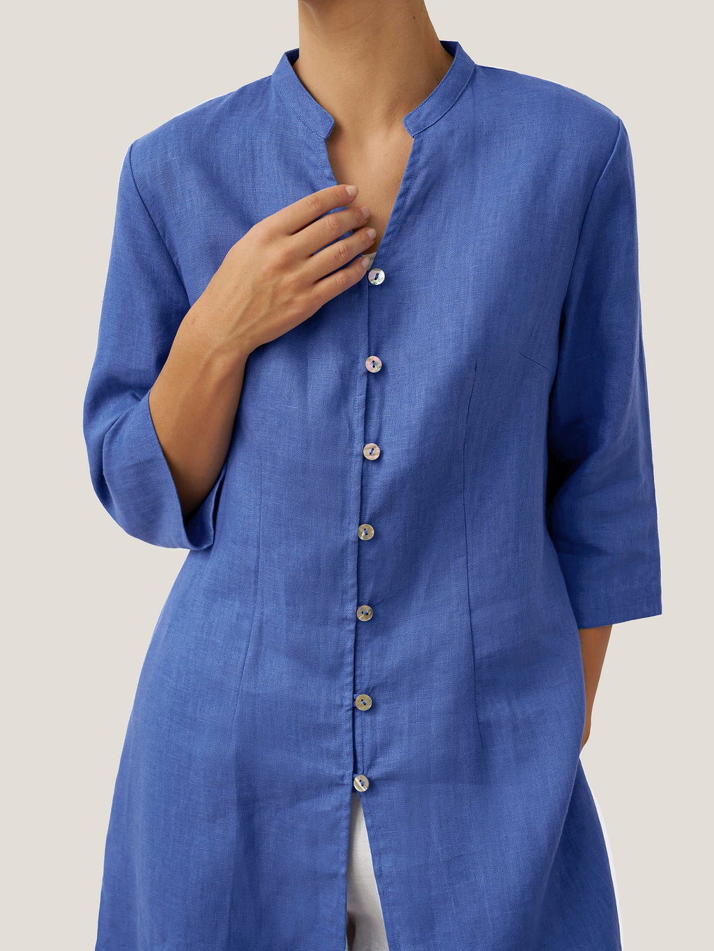 LINTICO 100% Linen Hand Button Long Top DILLON — product on model