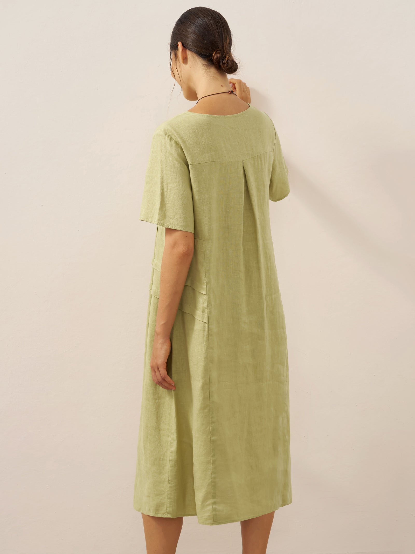 LINTICO LINTICO 100% Linen Pleated Crew Neck Midi Dress MILA — construction detail