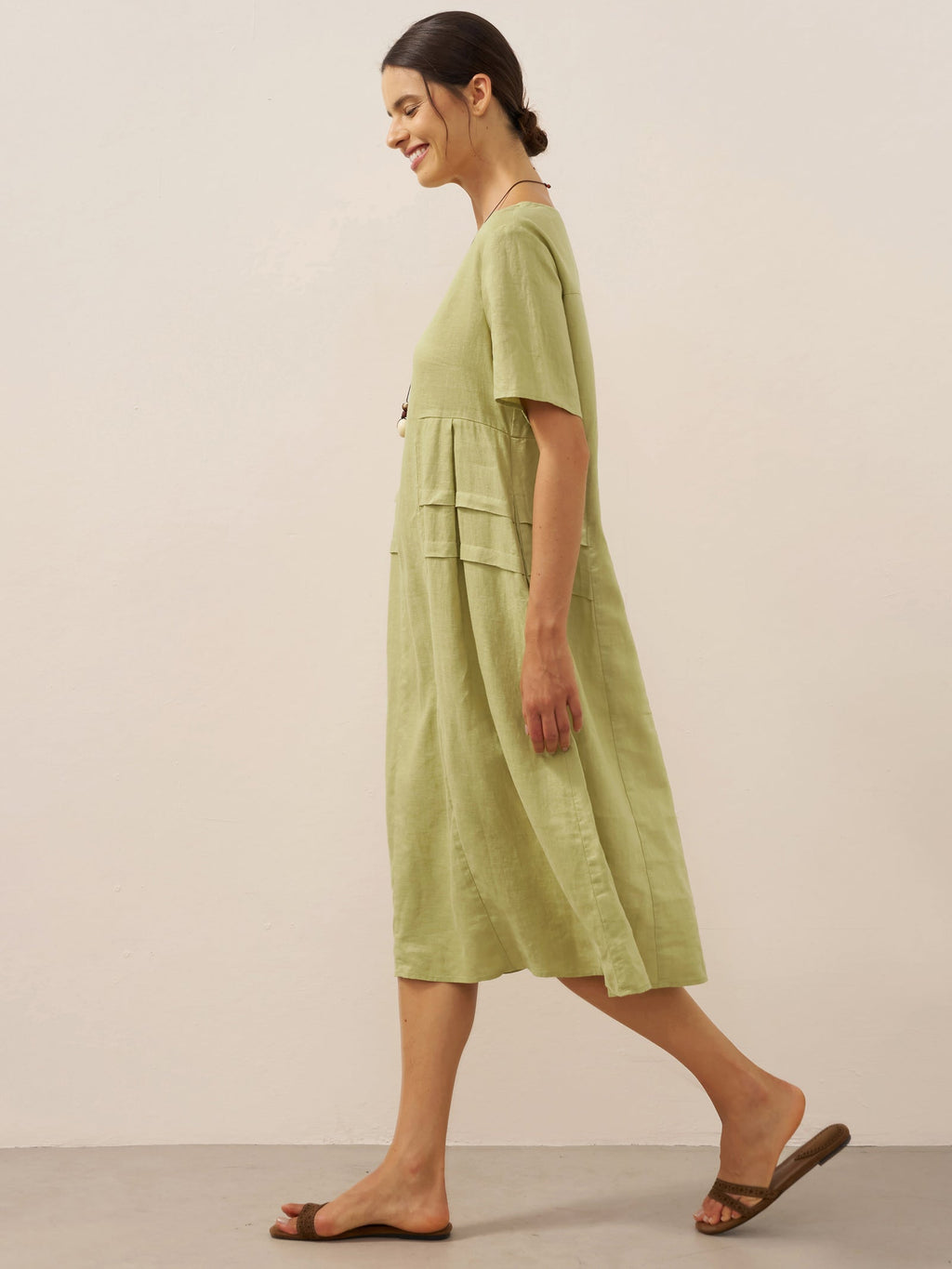 LINTICO LINTICO 100% Linen Pleated Crew Neck Midi Dress MILA — detail shot 6