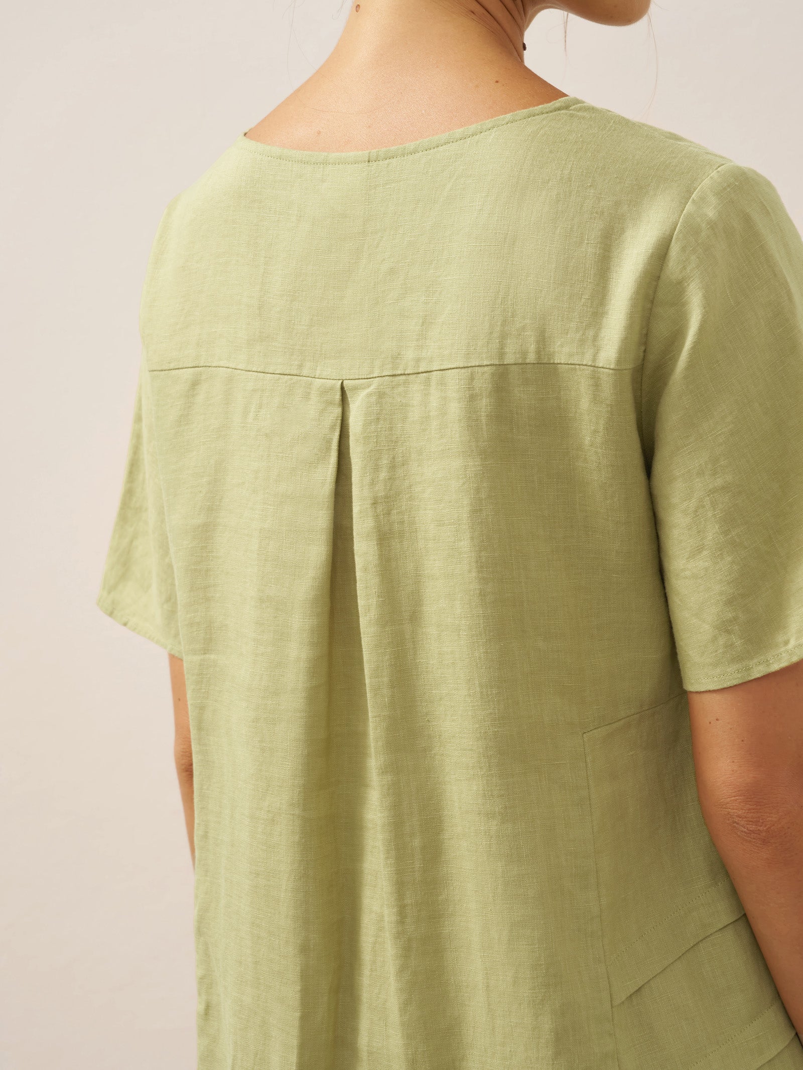 LINTICO LINTICO 100% Linen Pleated Crew Neck Midi Dress MILA — detail shot 9