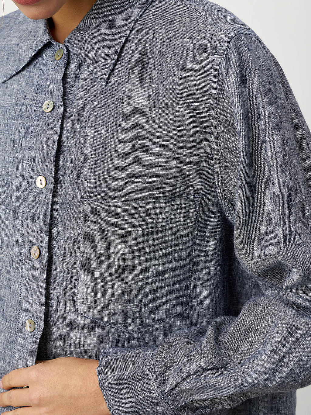 LINTICO 100% Linen Relaxed Drop Shoulder Pocket Shirt ASTER — detail shot 9