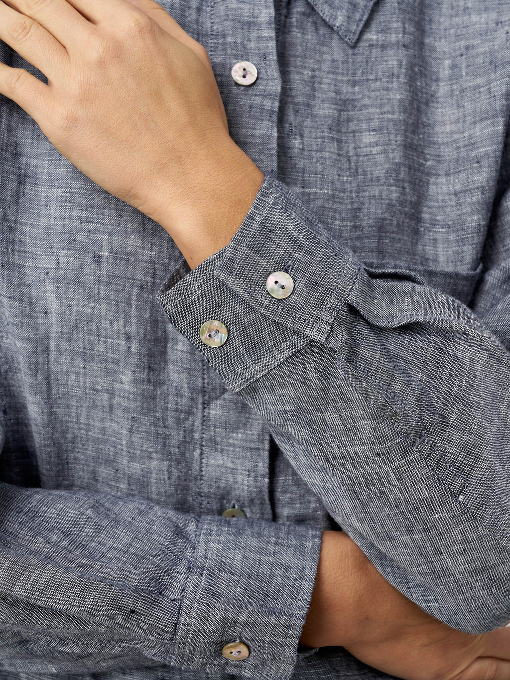 LINTICO 100% Linen Relaxed Drop Shoulder Pocket Shirt ASTER — detail shot 6