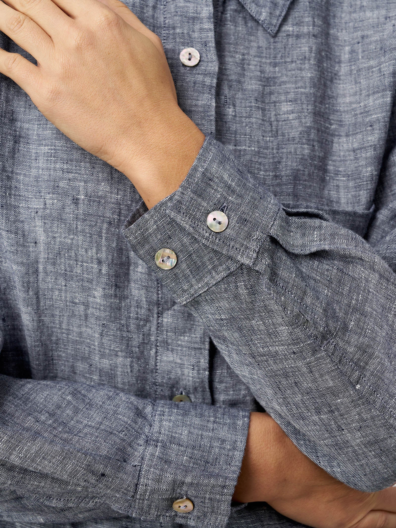 LINTICO 100% Linen Relaxed Drop Shoulder Pocket Shirt ASTER — detail shot 6