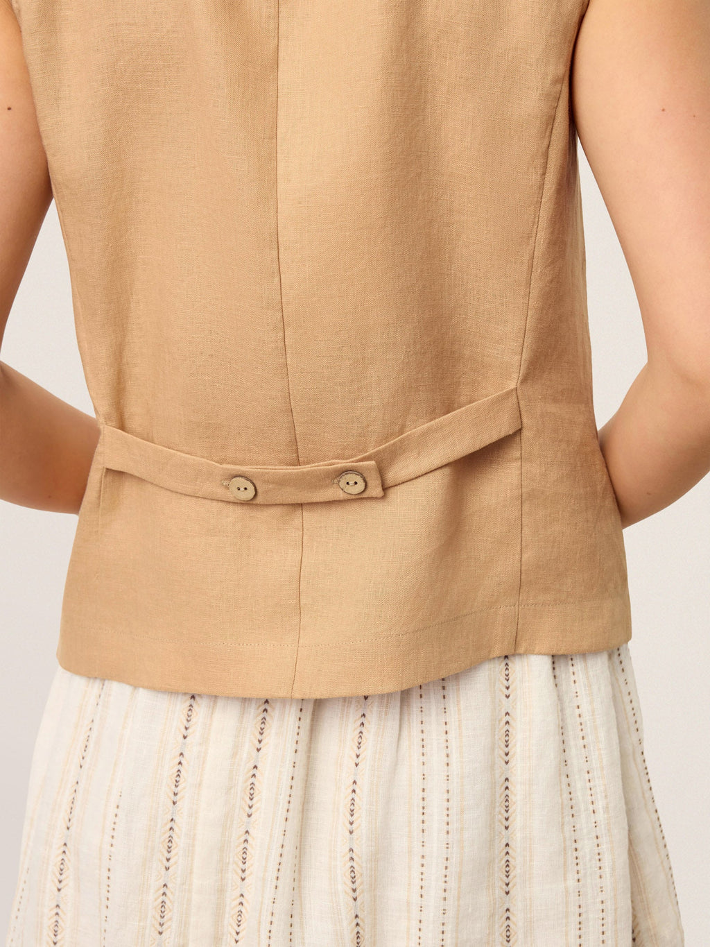 LINTICO 100% Linen Cinch-Back Sleeveless Tailored Vest BRONWYN — detail shot 8