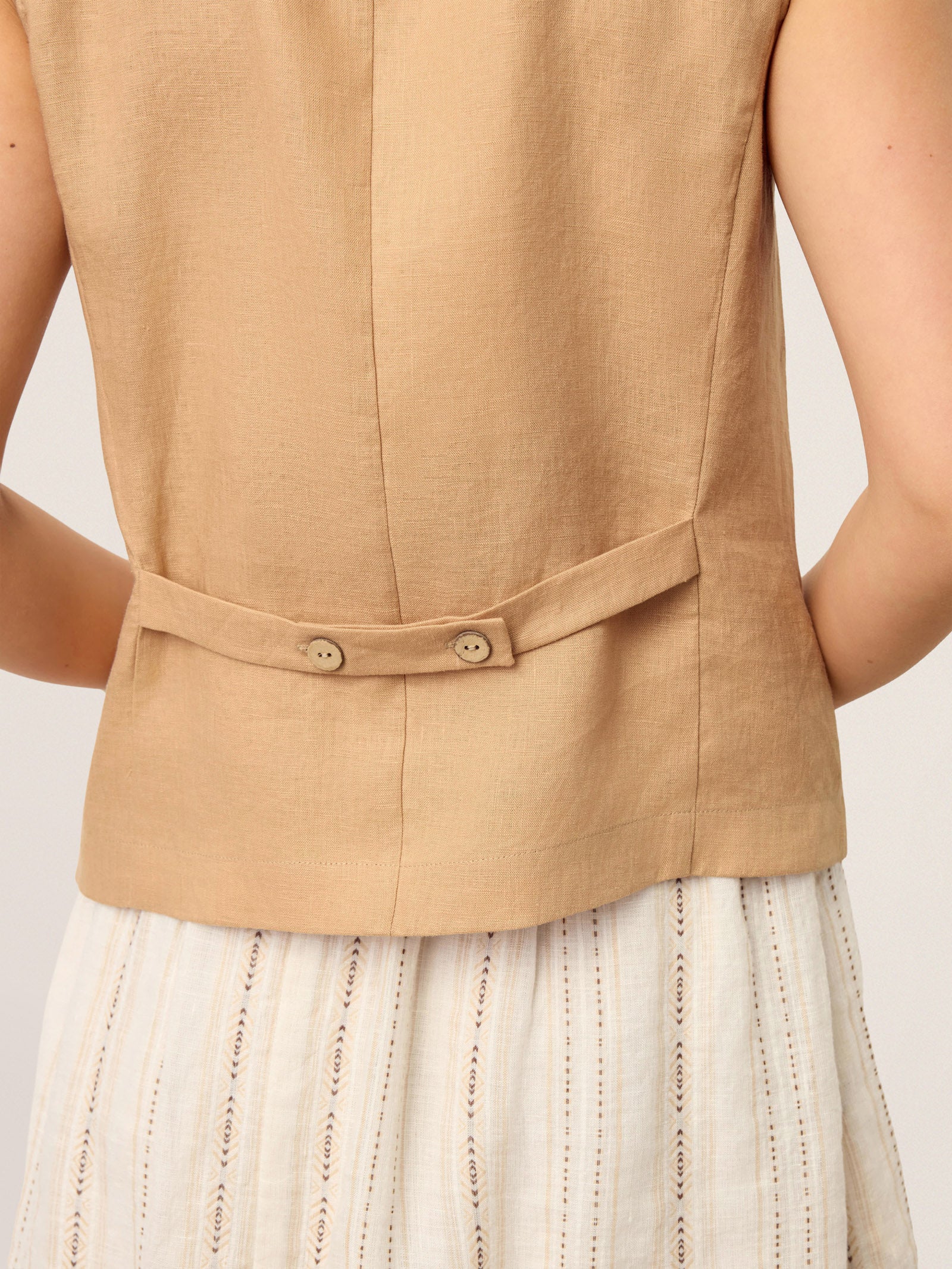 LINTICO 100% Linen Cinch-Back Sleeveless Tailored Vest BRONWYN — detail shot 8