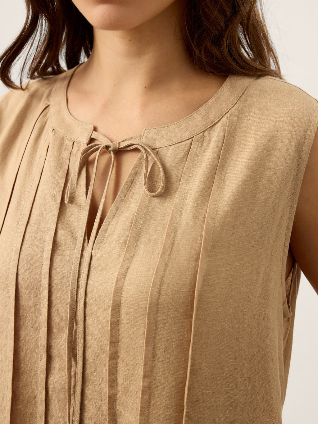 LINTICO 100% Linen Sleeveless Tie-Neck Pintucked Maxi Dress MILLICENT — detail shot 7