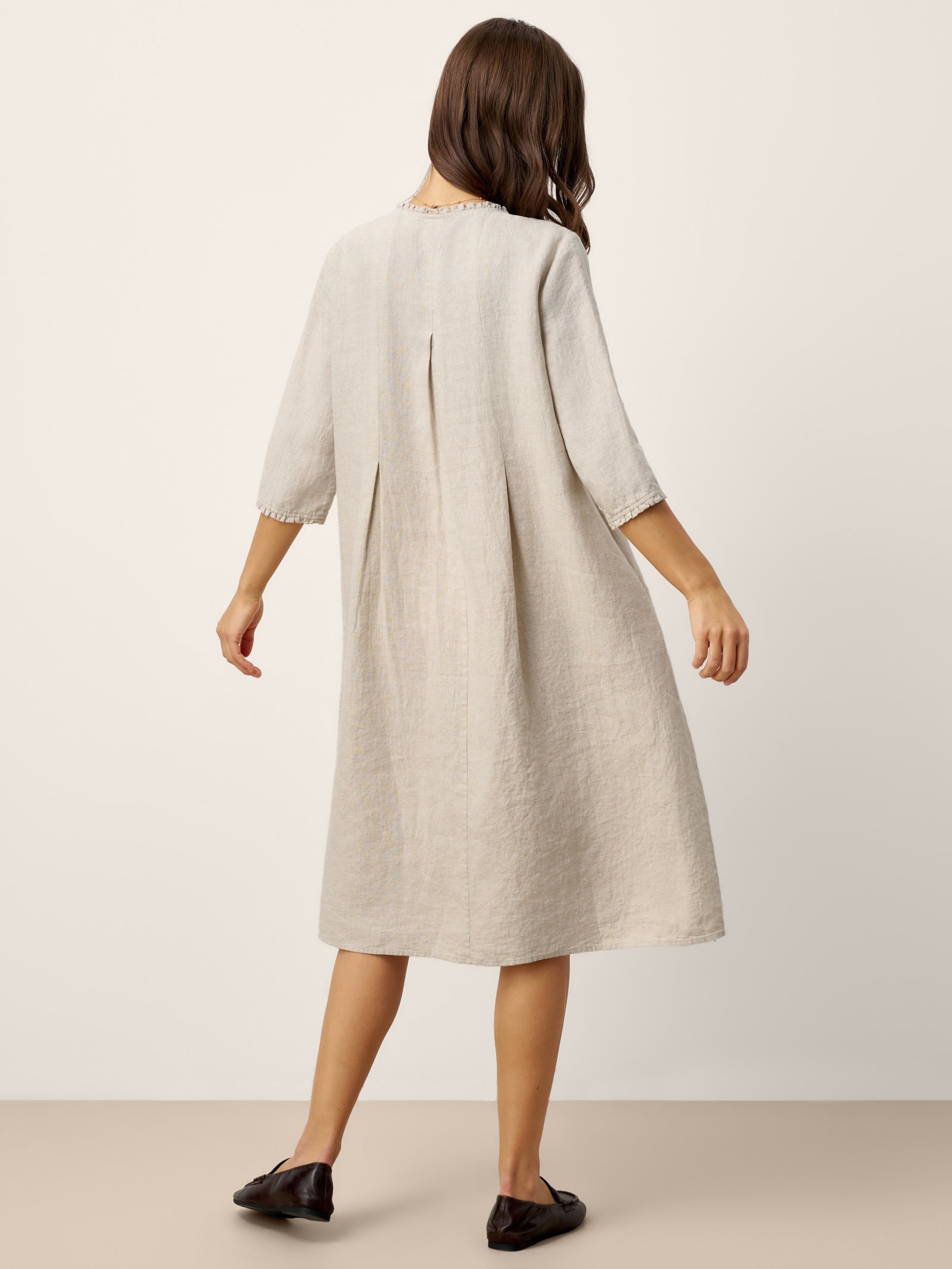 LINTICO 100% Linen Ruffle Trim Inverted Pleat Midi Dress LAVINIA — LINTICO branding close-up