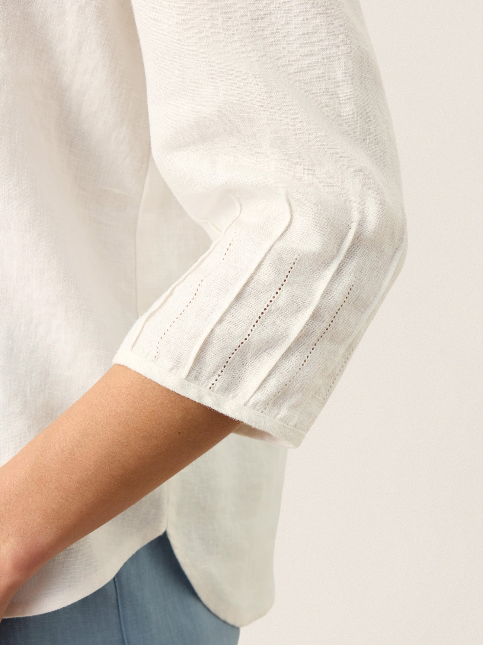 LINTICO 100% Linen Scoop Neck Slit Back Pullover Top FELICIA — detail shot 7