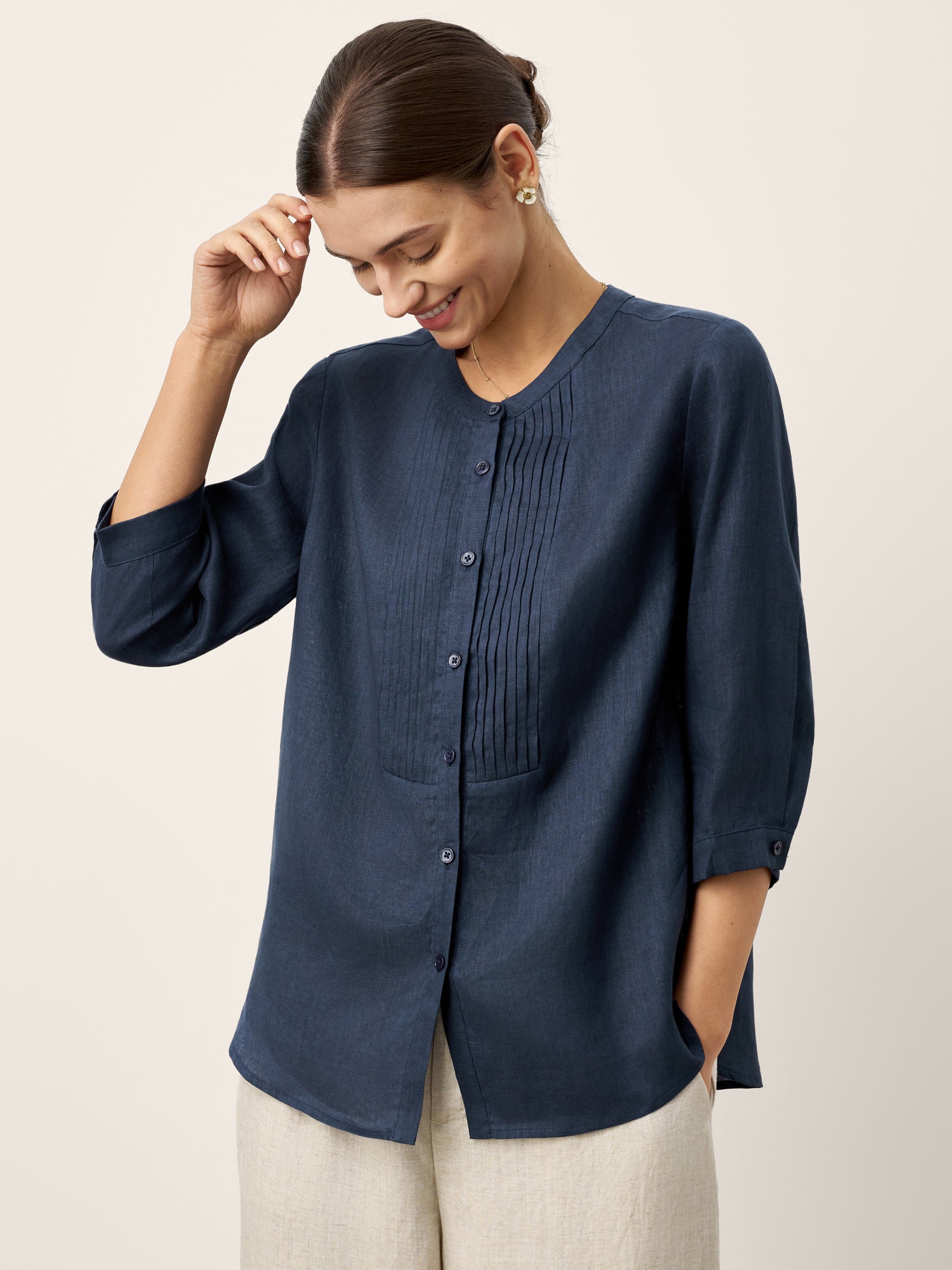 LINTICO 100% Linen Sculpted Accordion Pleat Crew Neck Shirt RANA — color detail