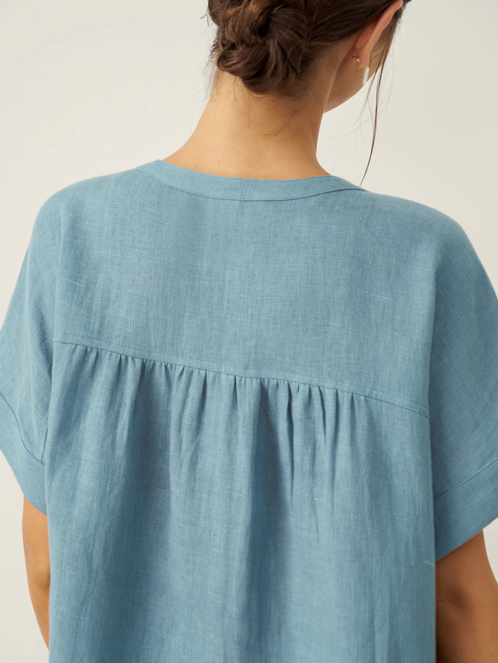 LINTICO 100% Linen Short Sleeve Crew Neck Shirt FINA — detail shot 7