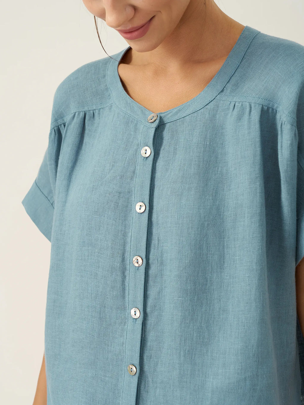 LINTICO 100% Linen Short Sleeve Crew Neck Shirt FINA — detail shot 6