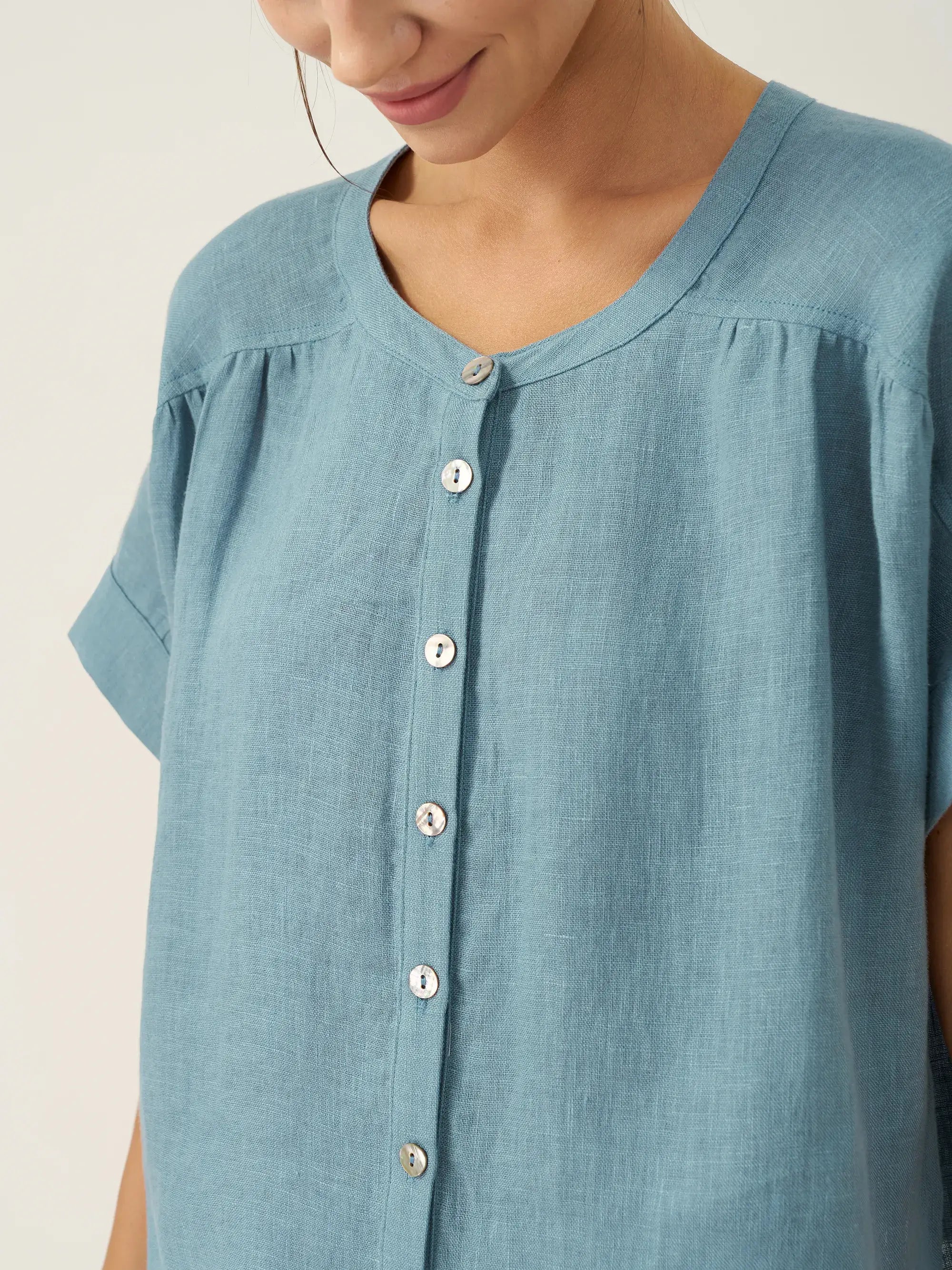 LINTICO 100% Linen Short Sleeve Crew Neck Shirt FINA — detail shot 6