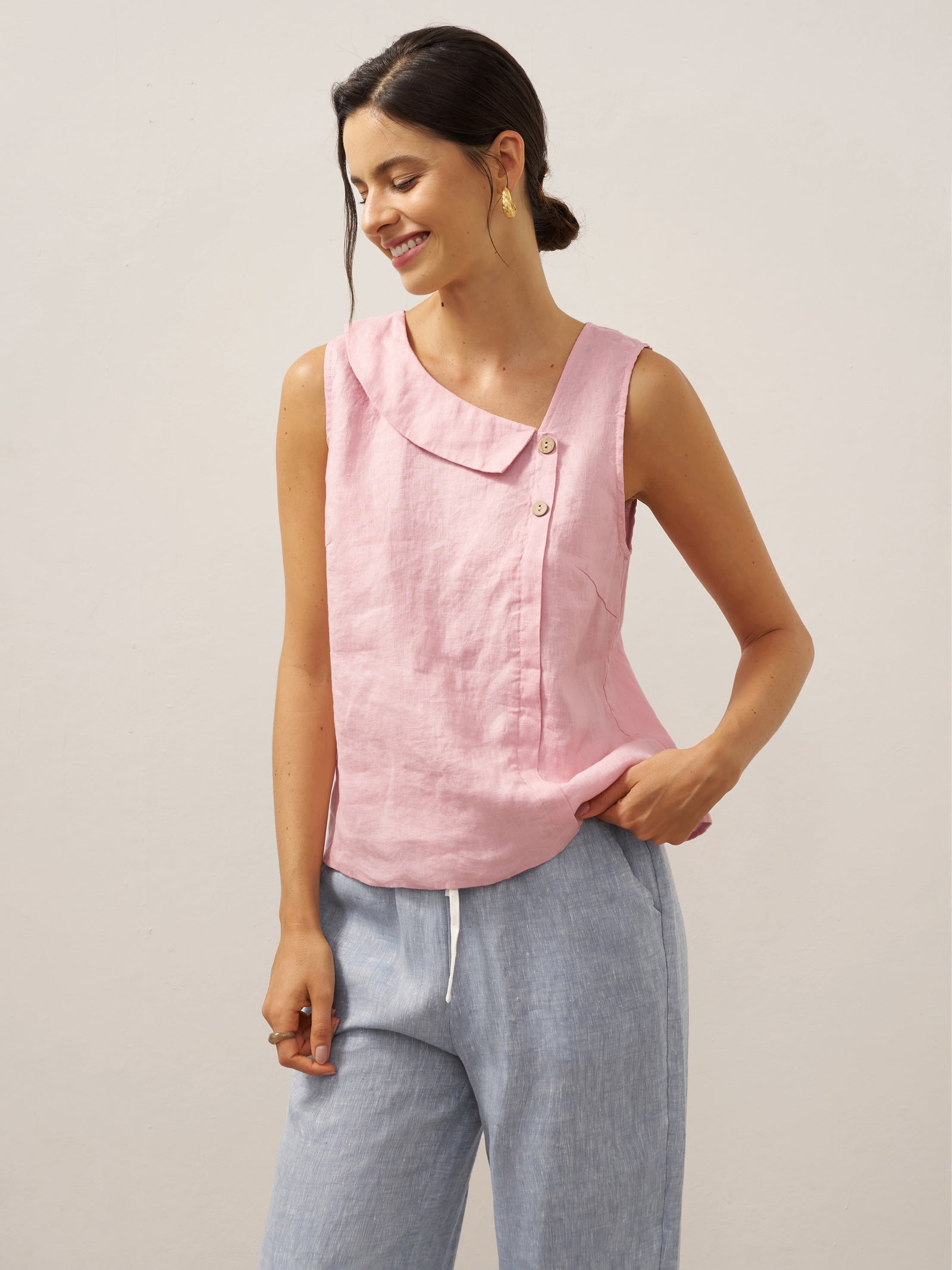 LINTICO 100% Linen Sleeveless Crescent Collar Top KARA — LINTICO branding close-up