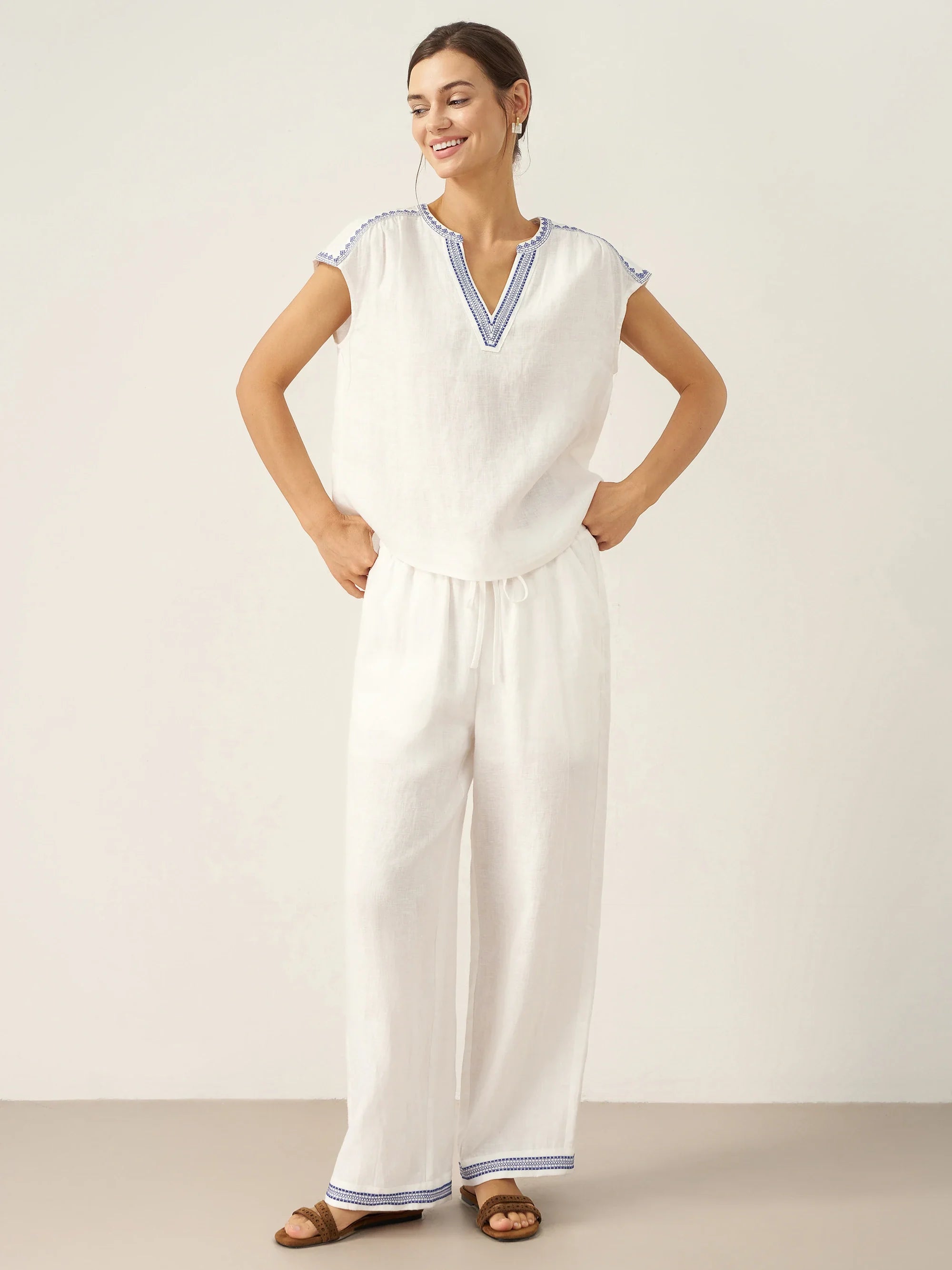 LINTICO LINTICO 100% Linen V-Neck Embroidered Crop Top FENE — detail shot 6