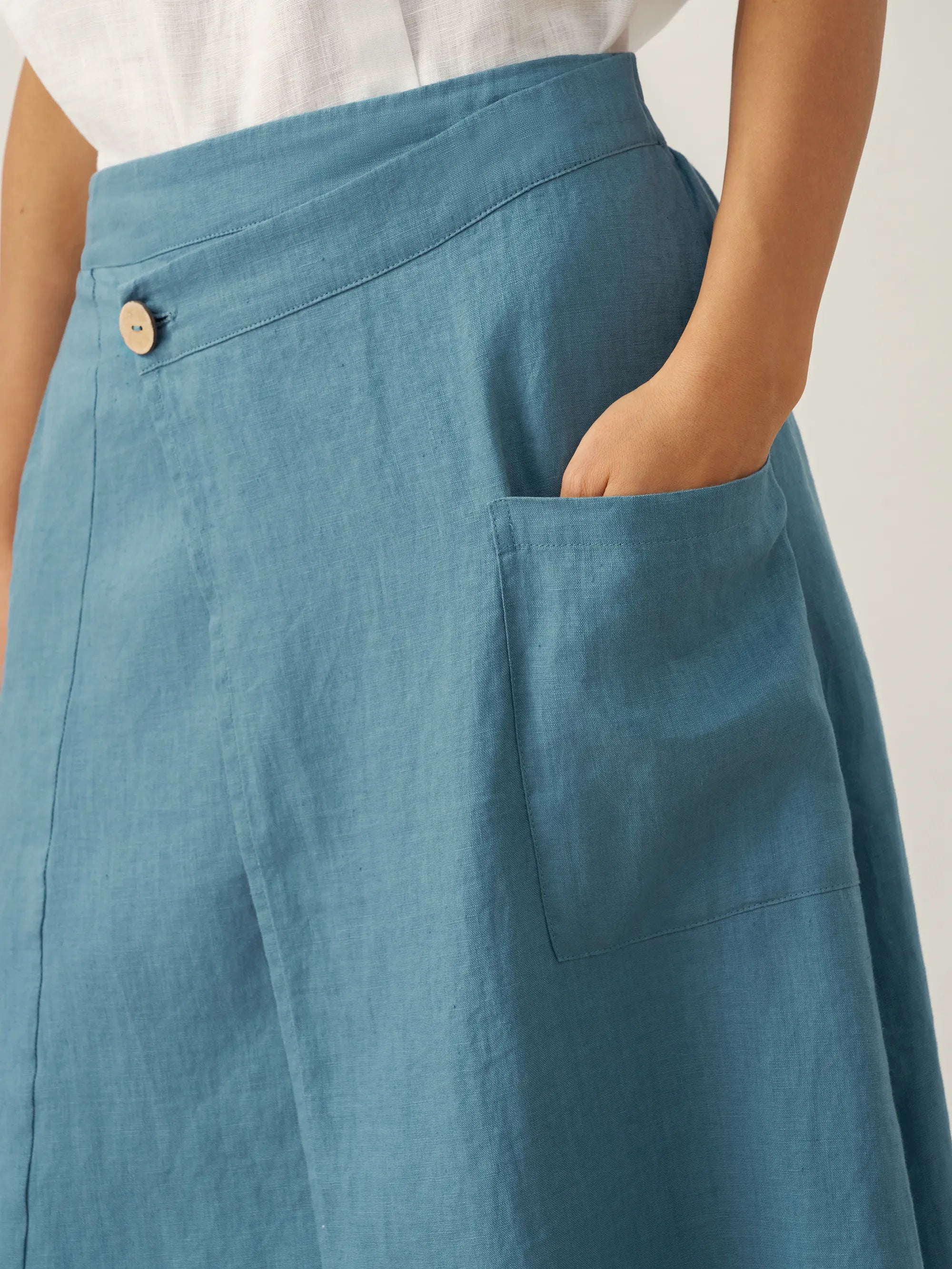 LINTICO 100% Linen Elastic Waist Angled Wrap Skirt FRESSA — detail shot 8