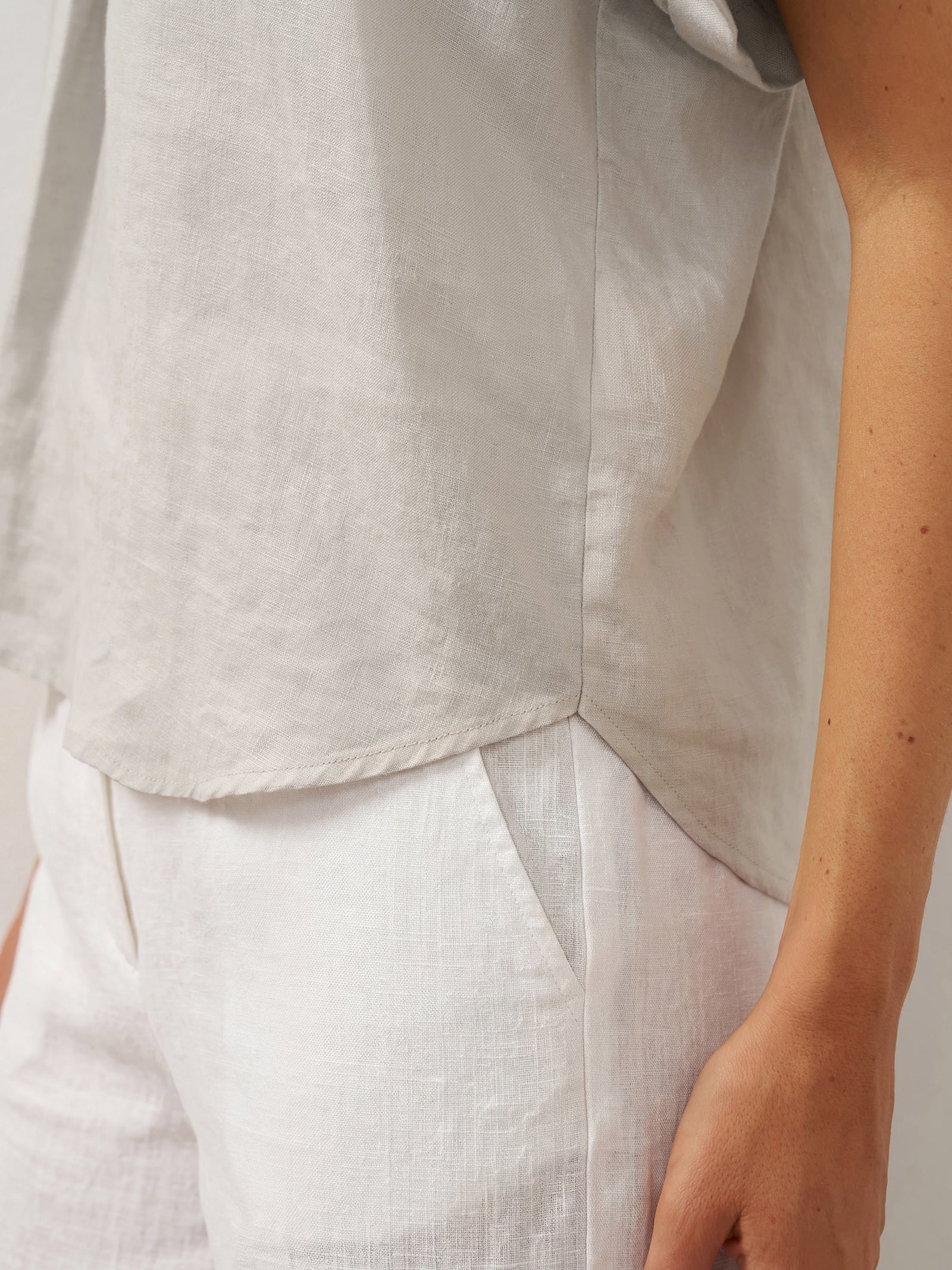 LINTICO 100% Linen Blazer-Inspired Pullover Top DINA — detail shot 6